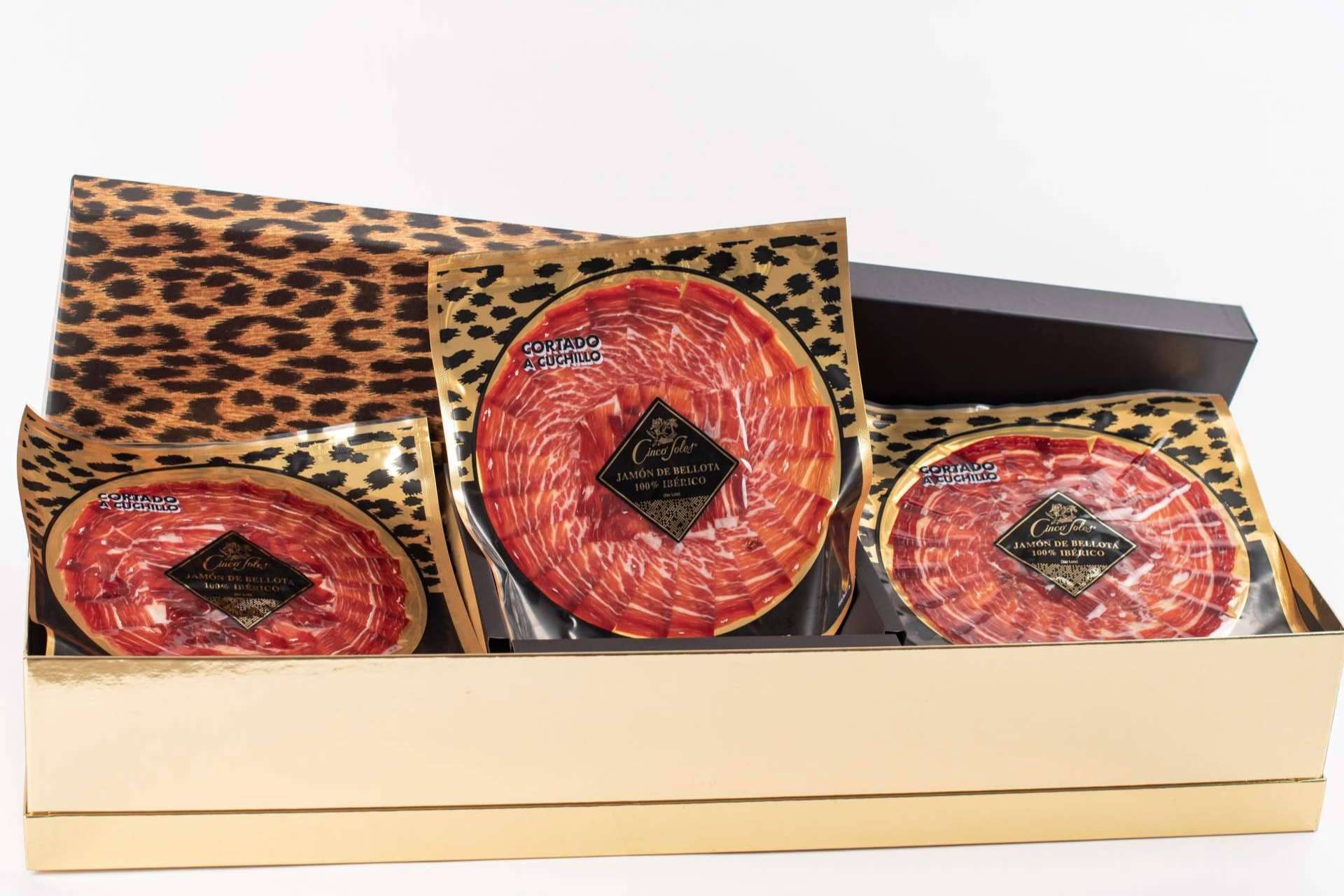 Uno de los regalos corporativos más buscados para esta Navidad son los lotes de Jamón de Bellota ibéricos cortado a cuchillo de Maestros Jamoneros