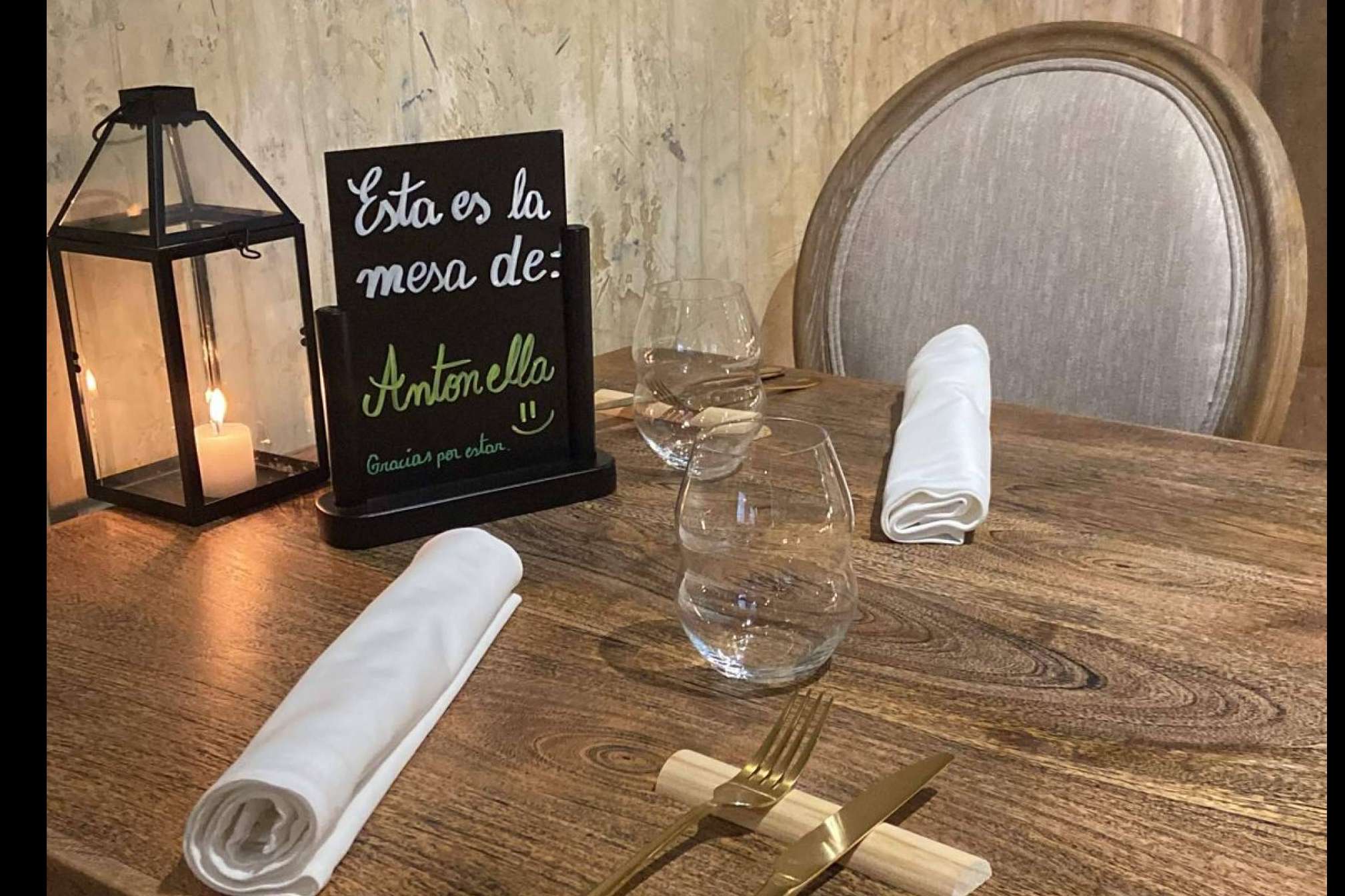 El primer restaurante del Team Lola, LOLA