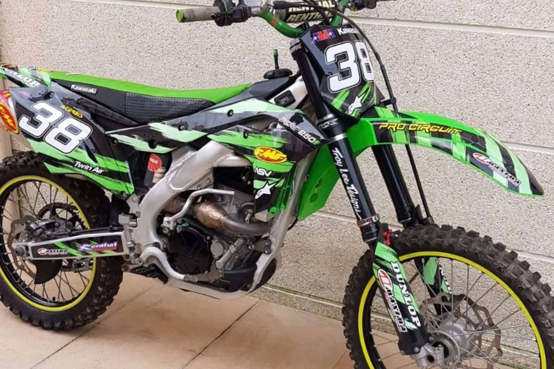 ADHESIVOSEMBARRADOS, plásticos y adhesivos para motos offroad