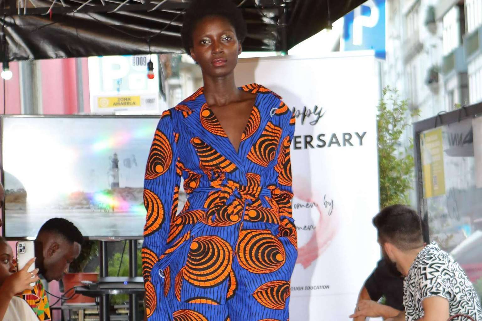 QUEENTITÍNE, moda africana solidaria e inclusiva con tallas desde S a XXL