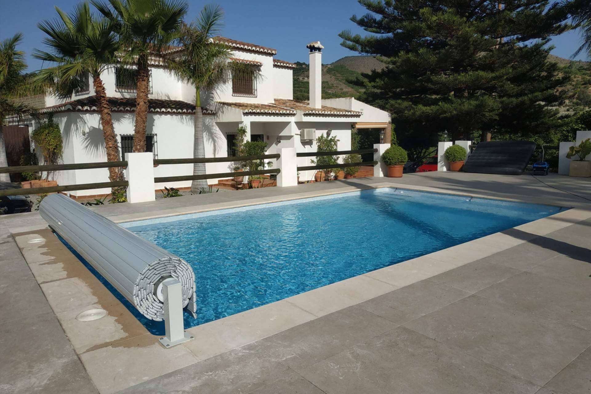 Las ventajas de las cubiertas automáticas para piscinas, por COVERTTO