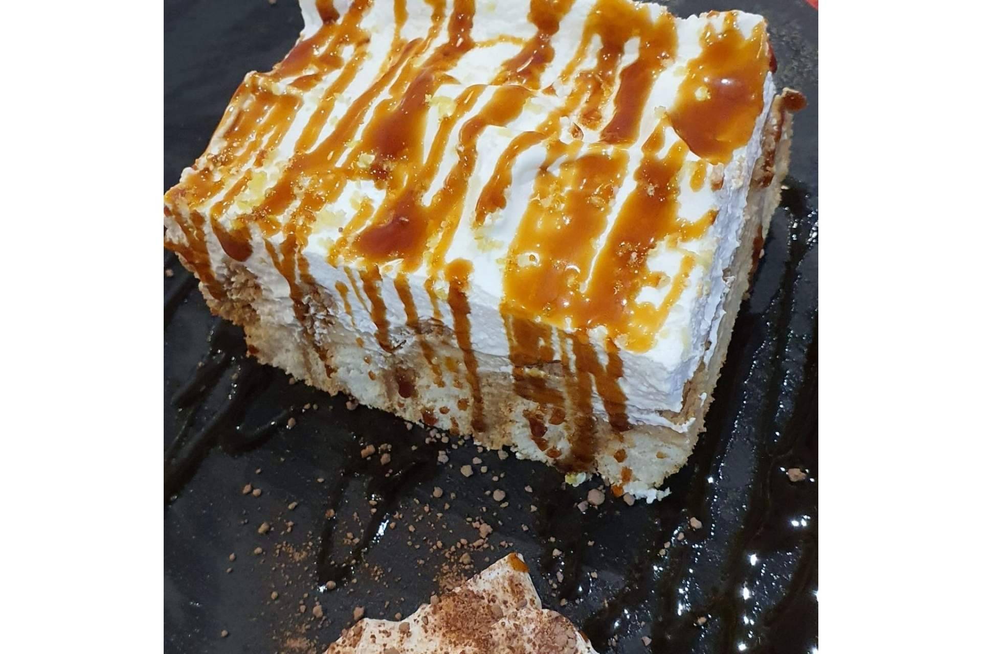 Degustar comida casera y tradicional en el restaurante La Taberna Casera, de El Cabañal