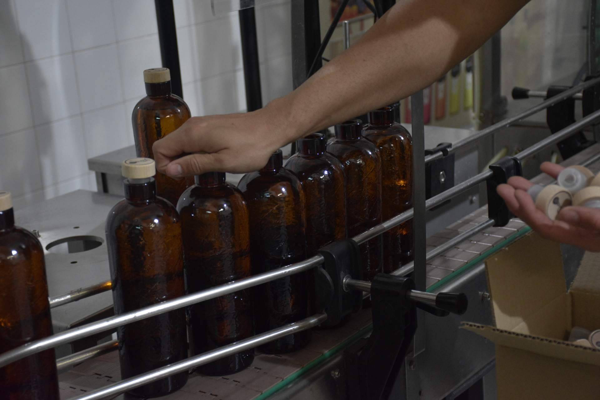 Las partidas limitadas de 1.400 botellas numeradas de Sykkel London Dry Gin, una ginebra premium artesanal andaluza