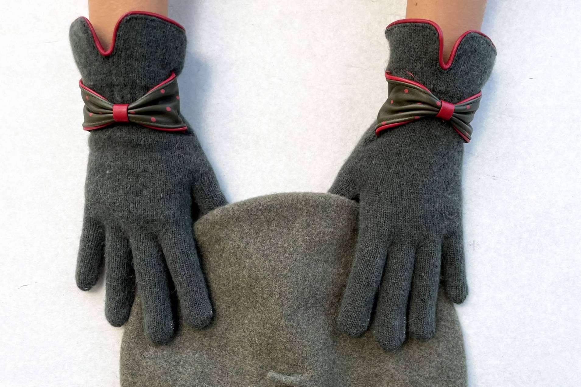 La marca Santacana dispone de nuevos guantes de lana reciclada
