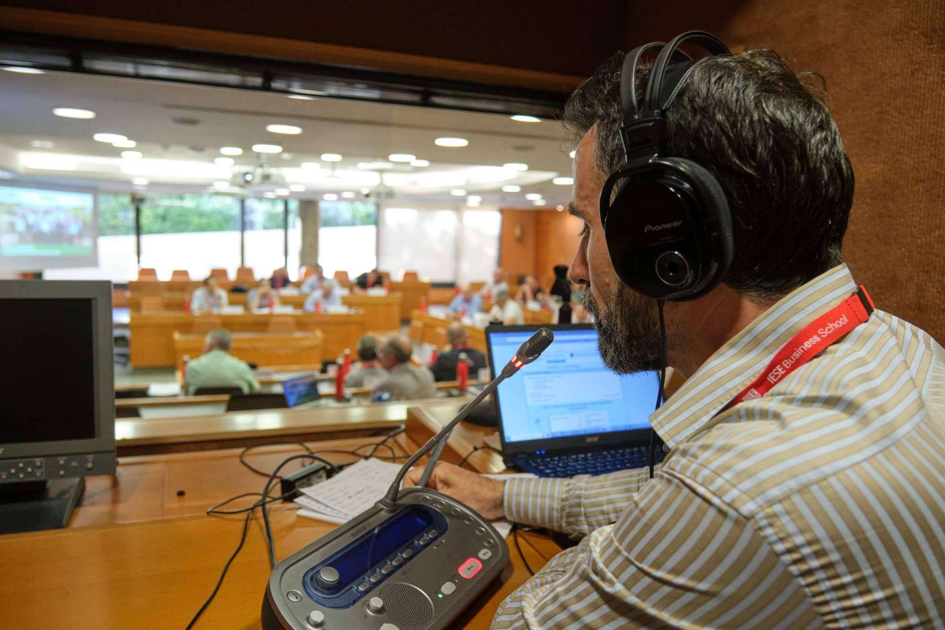Profesionales multilingües de la traducción y la interpretación en Tradurrutia
