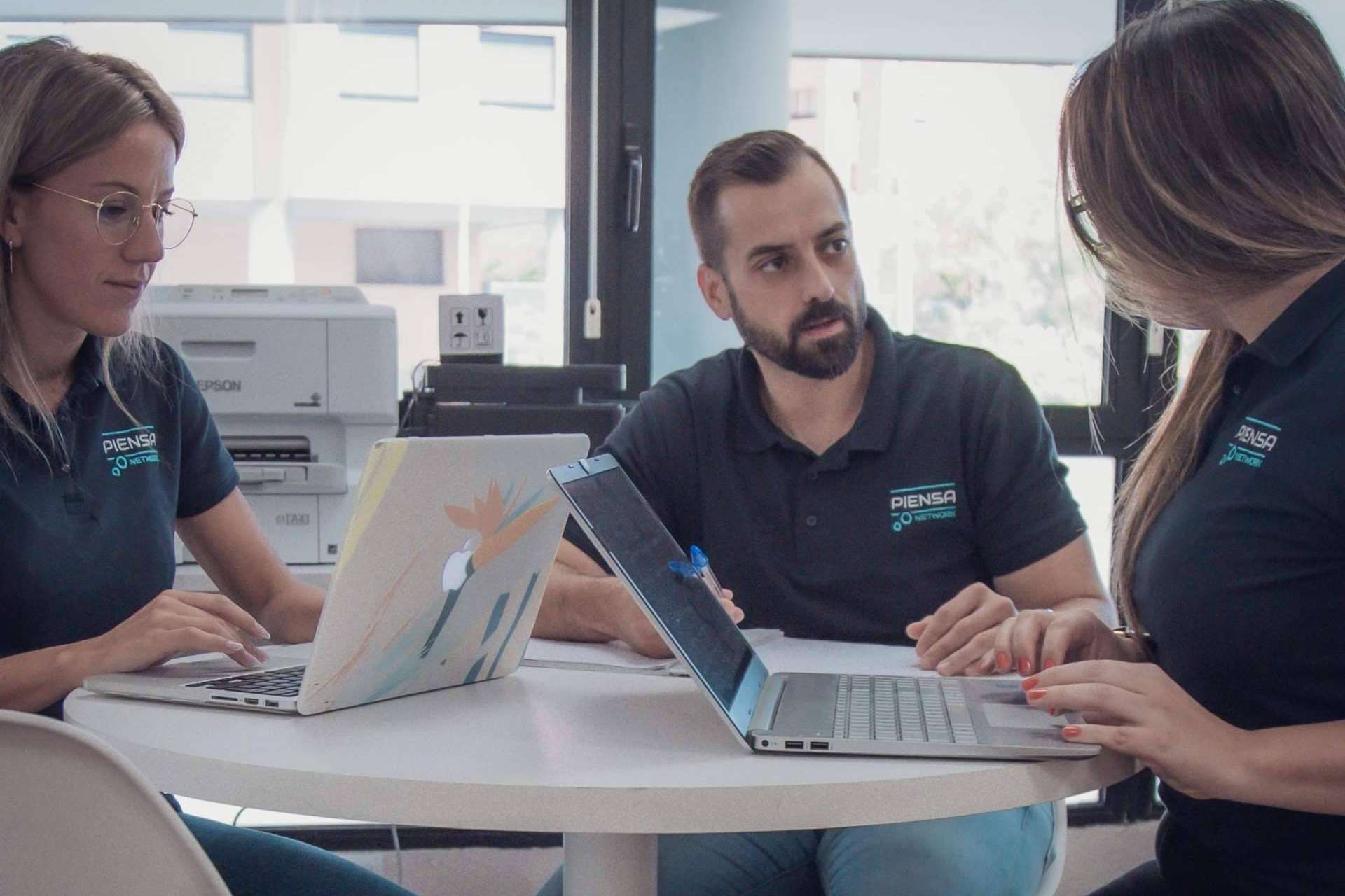 Servicio de alquiler de vehículos a largo plazo para particulares, por Piensa Renting