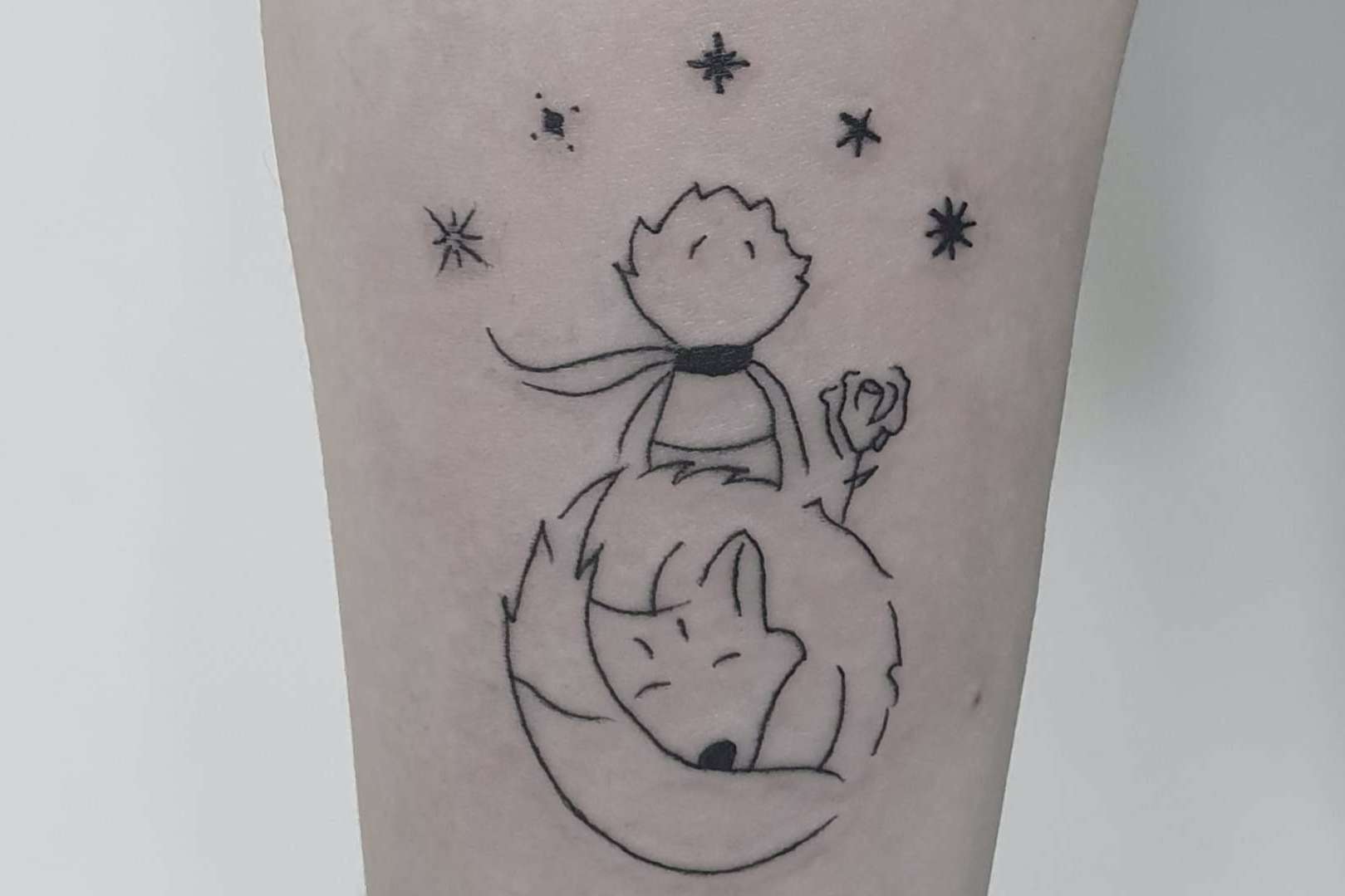 El estudio de Vieja Escuela Tattoo ofrece tatuajes a línea fina