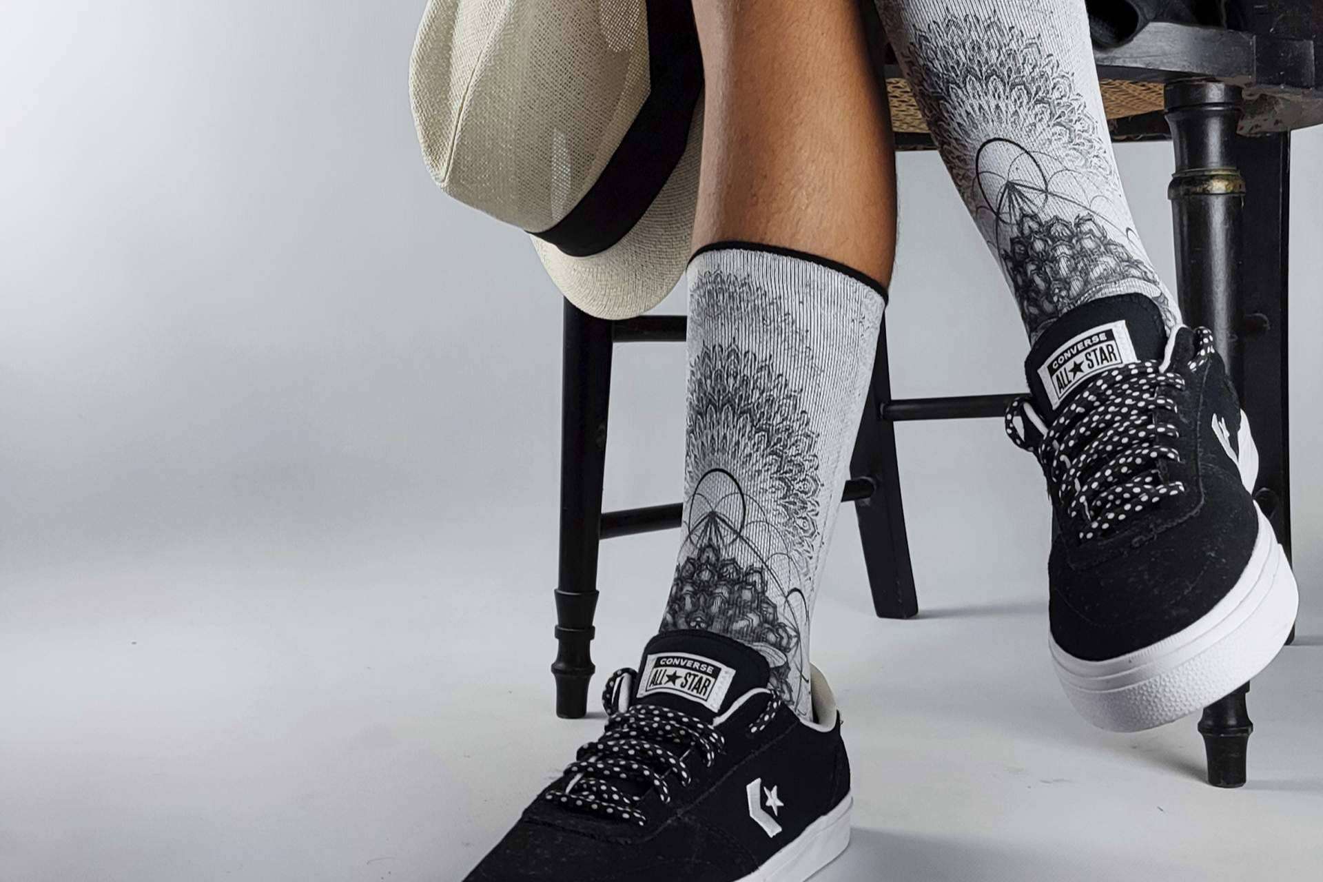 Vestir arte urbano con los calcetines divertidos de ISOKISI