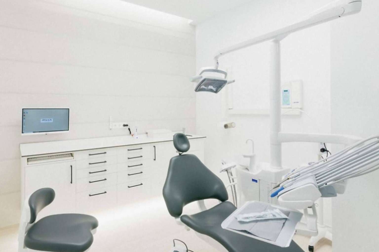Implantes dentales para sonreír sin complejos, con MYCA