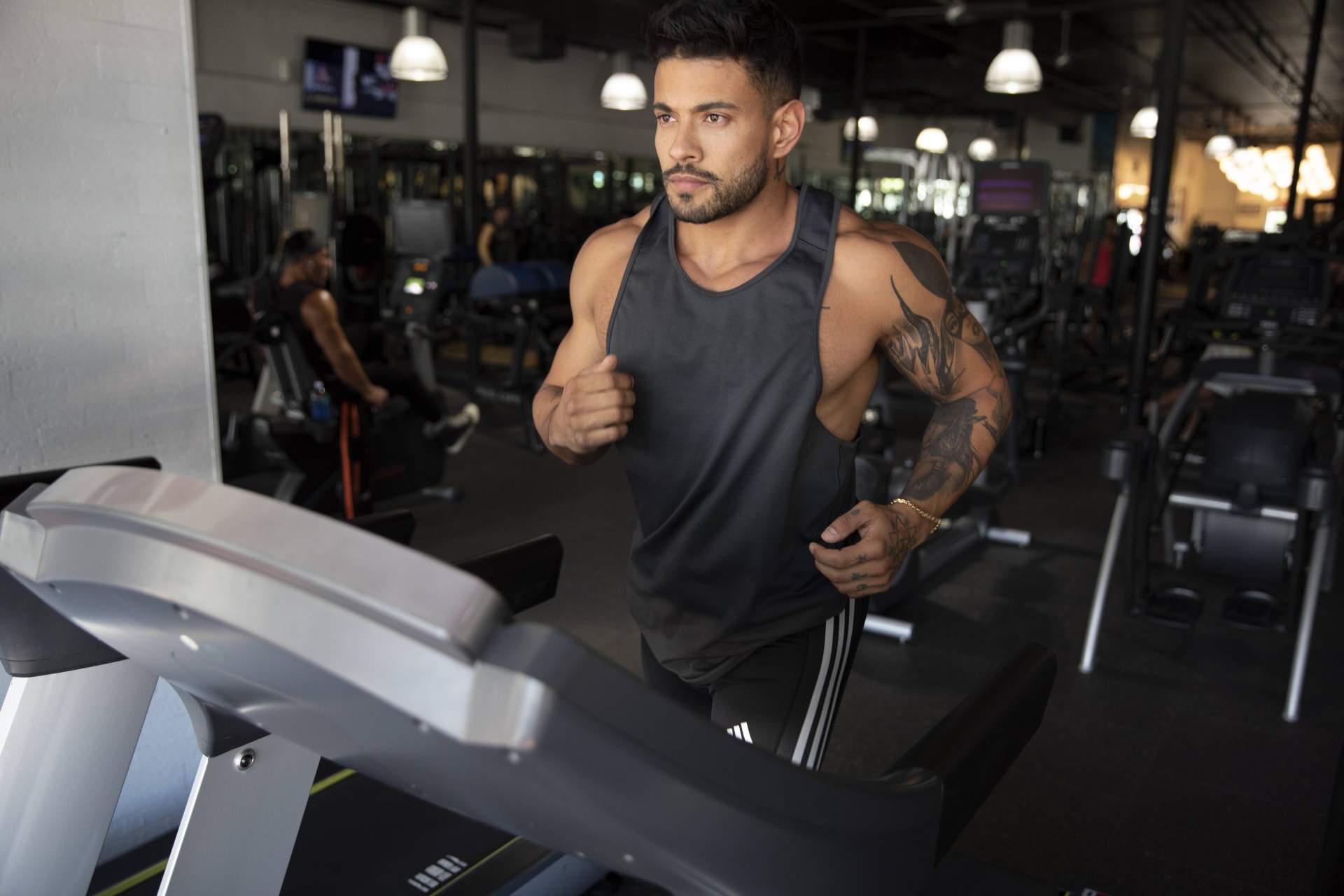 El creador de contenido e influencer Alejo Ospina lanza una nueva plataforma de 'Vida Fitness'