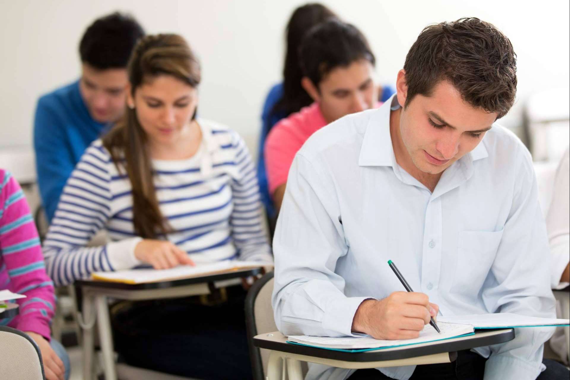 Abiertas las inscripciones en los cursos 2023 para conseguir la certificación de la EOI, por EOI Por Libre