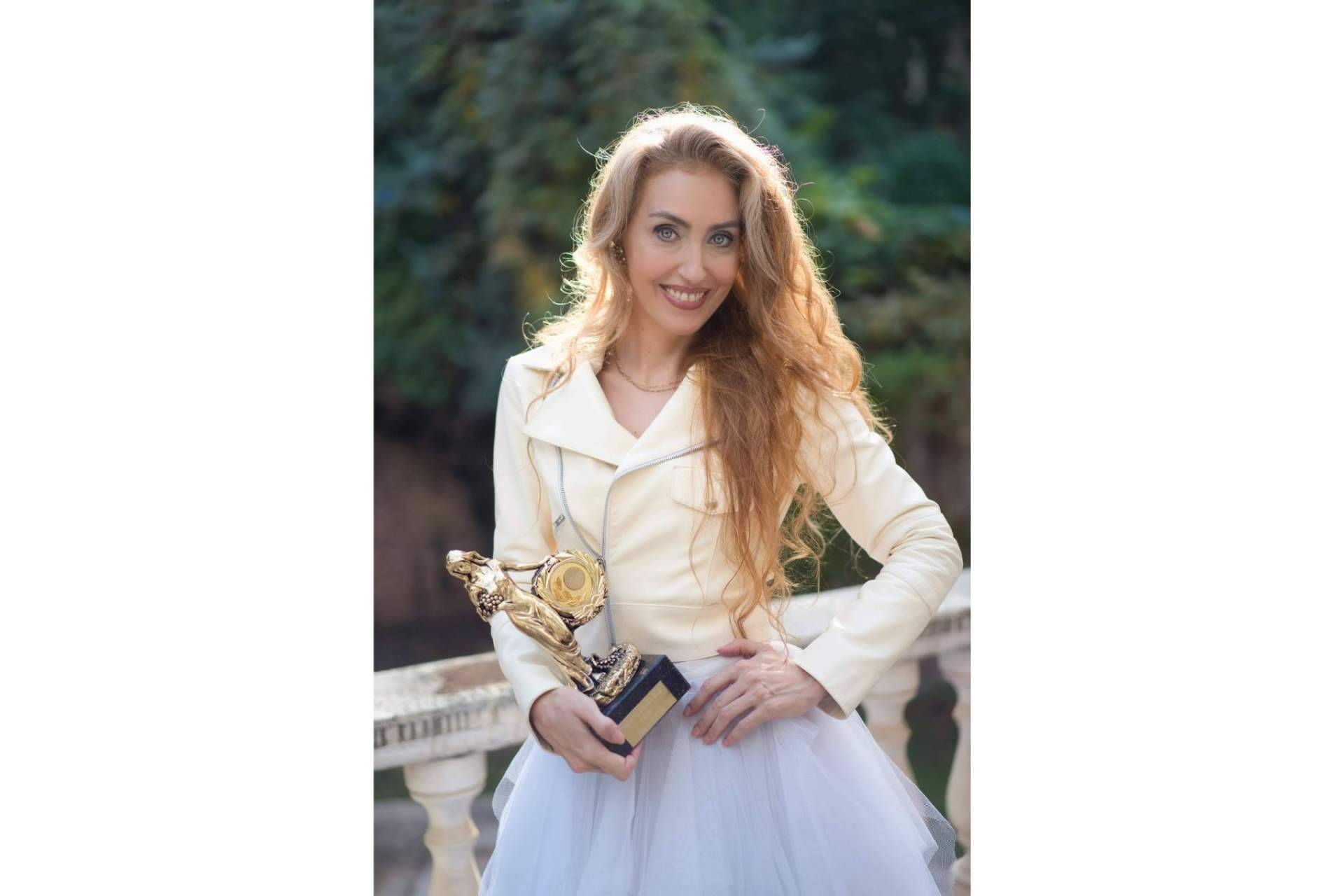El premio Oriana a la cultura 2022 de Miriam Victoria y la presentación de 'El Armario de Miriam Victoria', su nuevo proyecto solidario