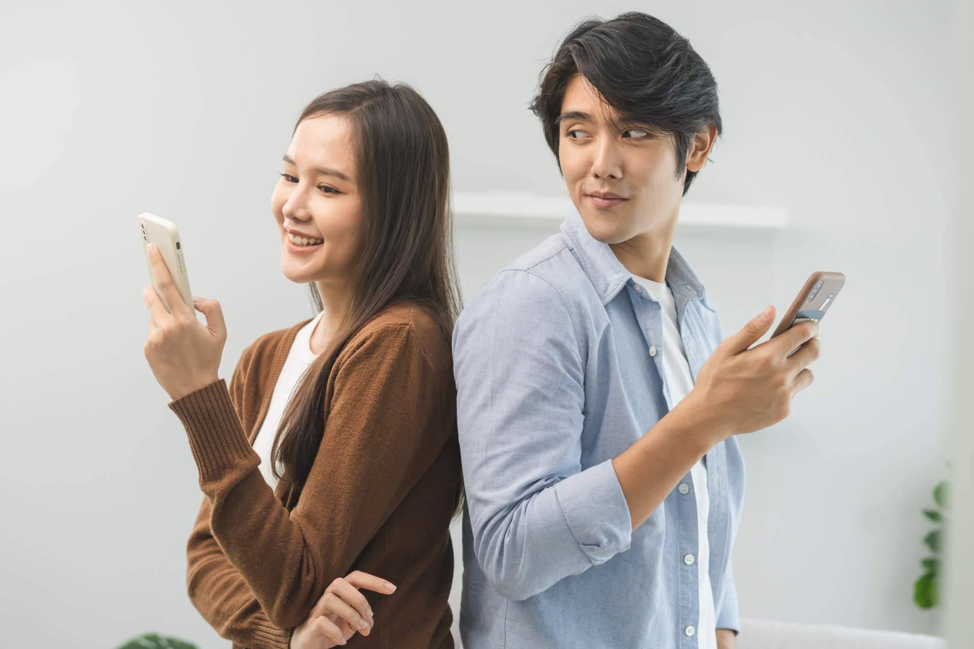 ¿Existe una aplicación móvil para saber con quién habla la pareja por WhatsApp?, por Spyphone