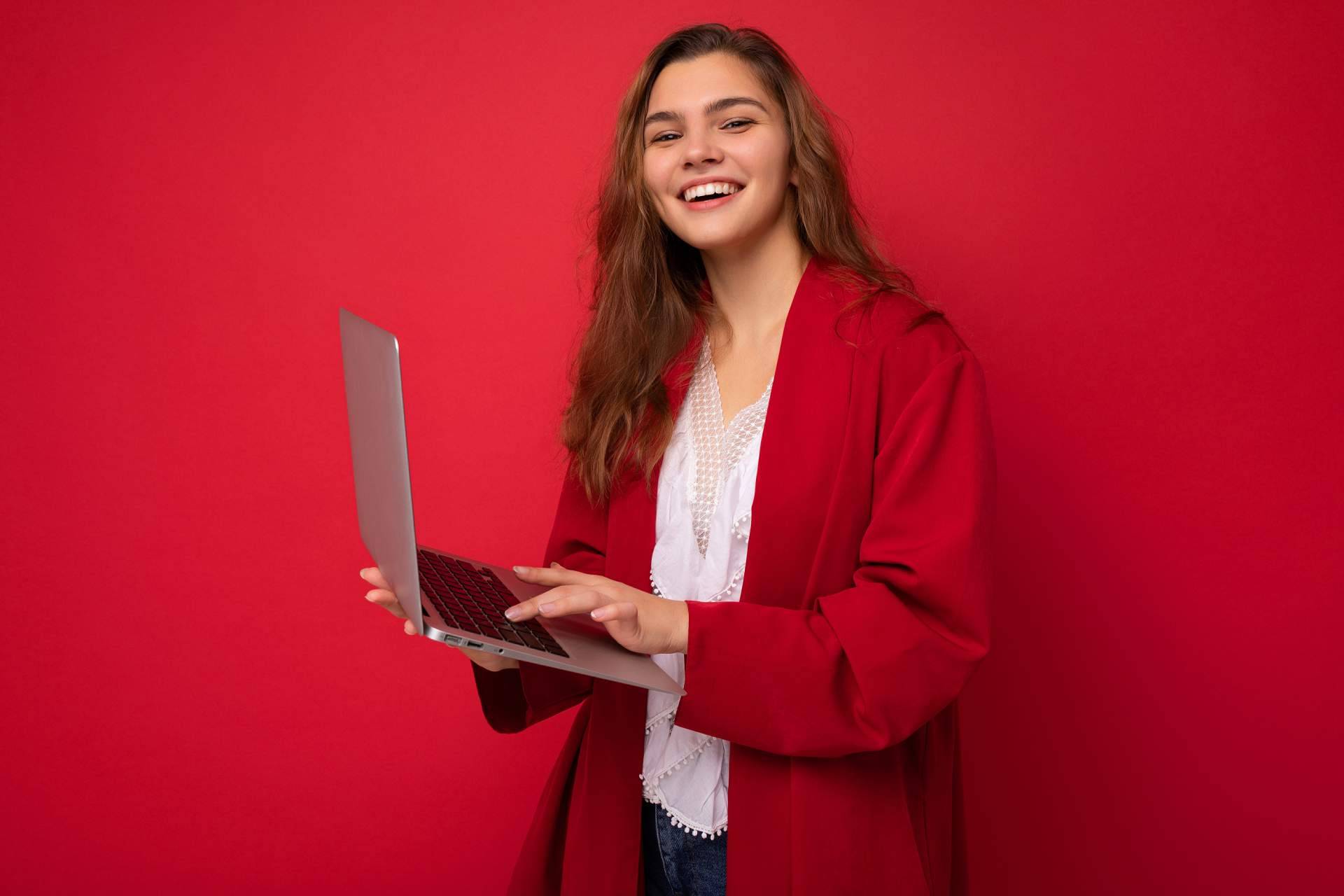 Autoescuelas 2000 sobre los beneficios de realizar la teórica online