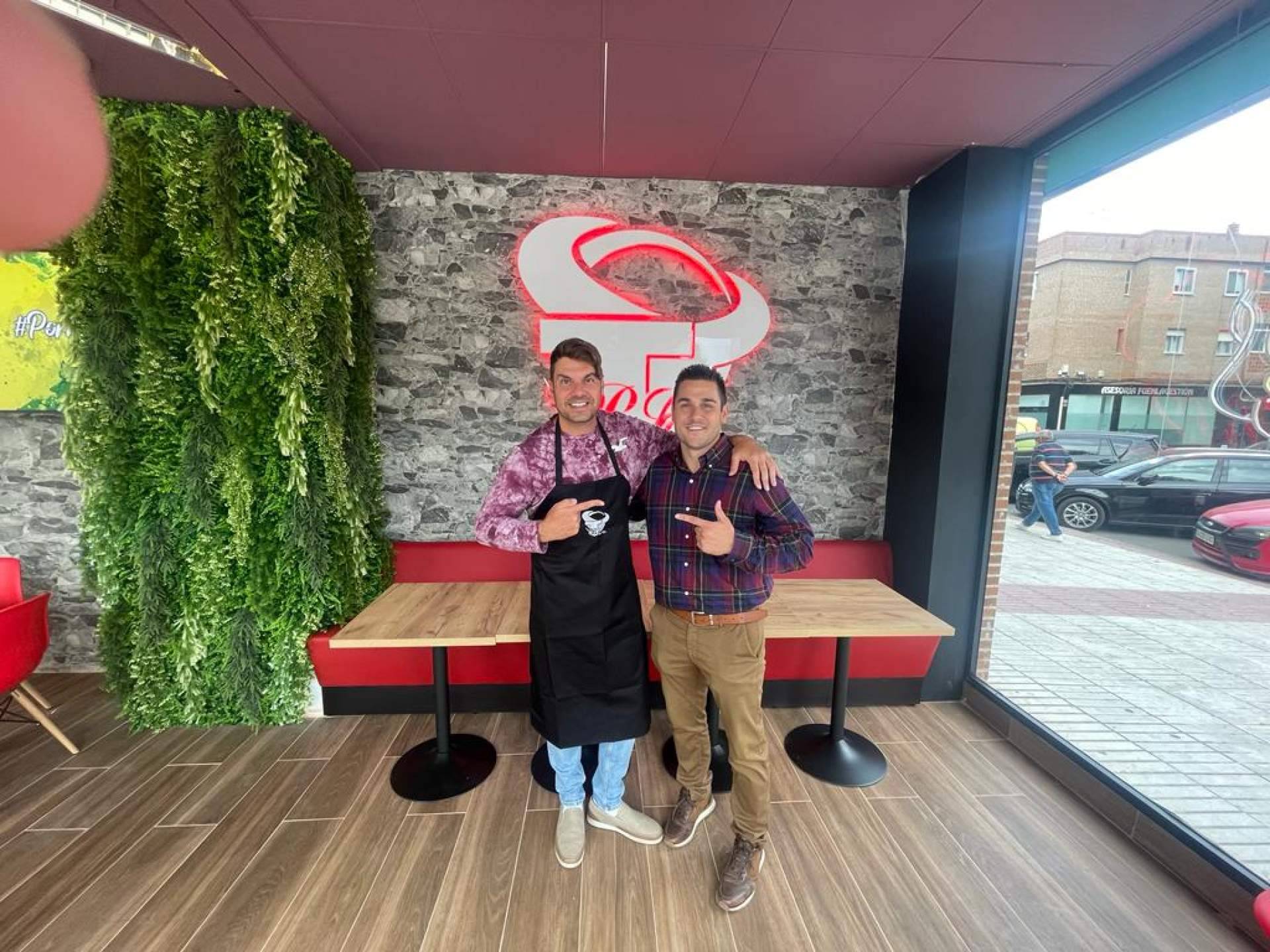 El acuerdo de BreakingIce y TORO Burger para disfrutar de citas en estos restaurantes