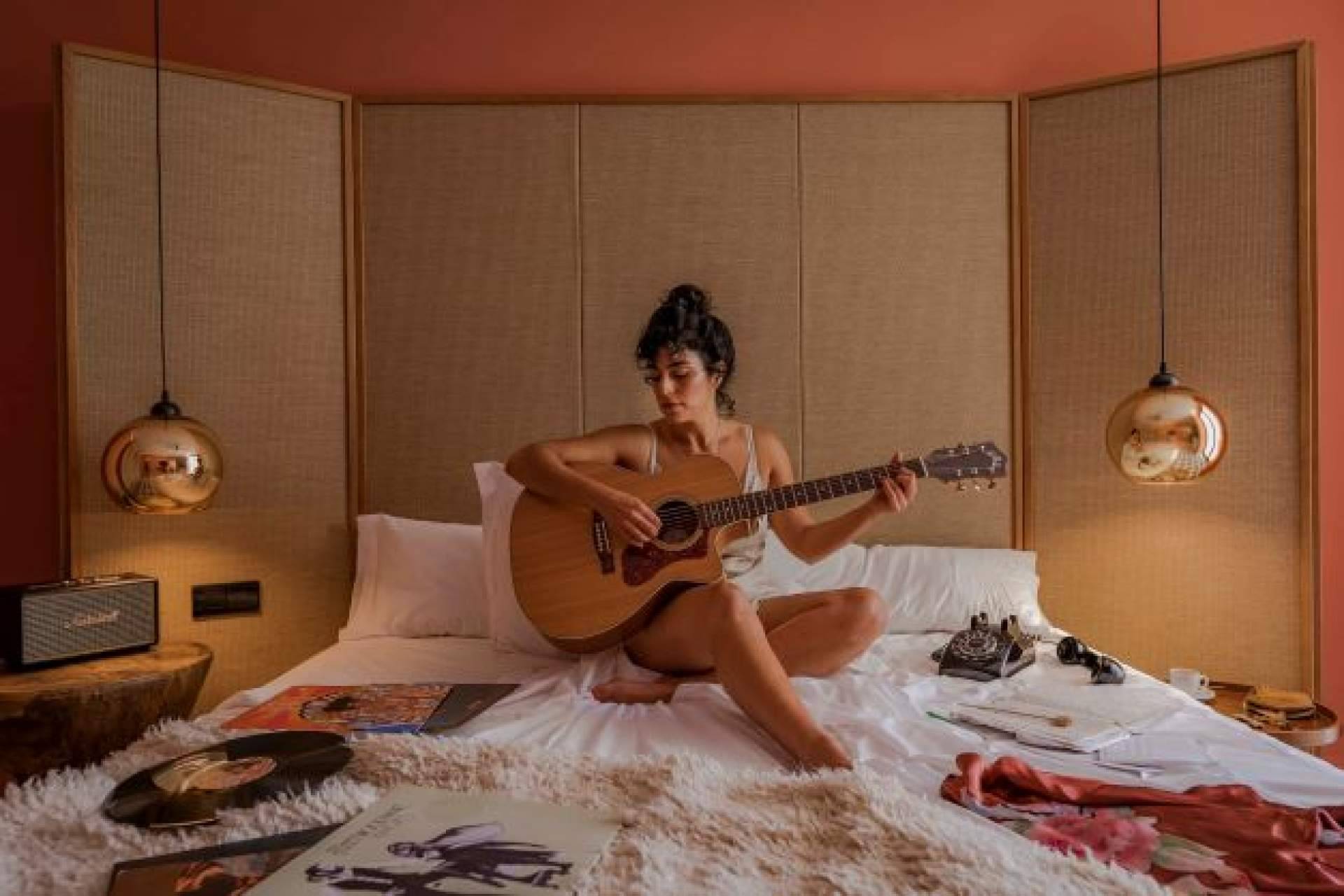 Leilah Broukhim presenta su primer EP 'The Curve'