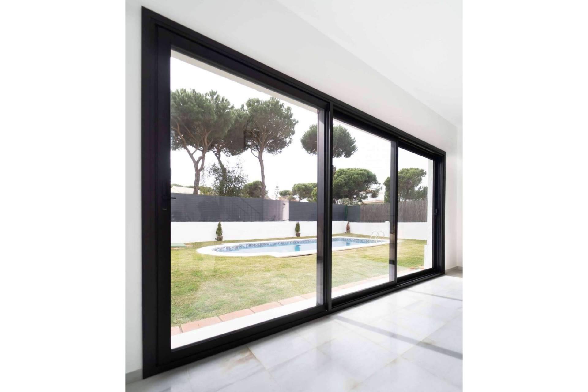 Contar con un hogar seguro es posible de la mano de Vemax y sus ventanas de seguridad