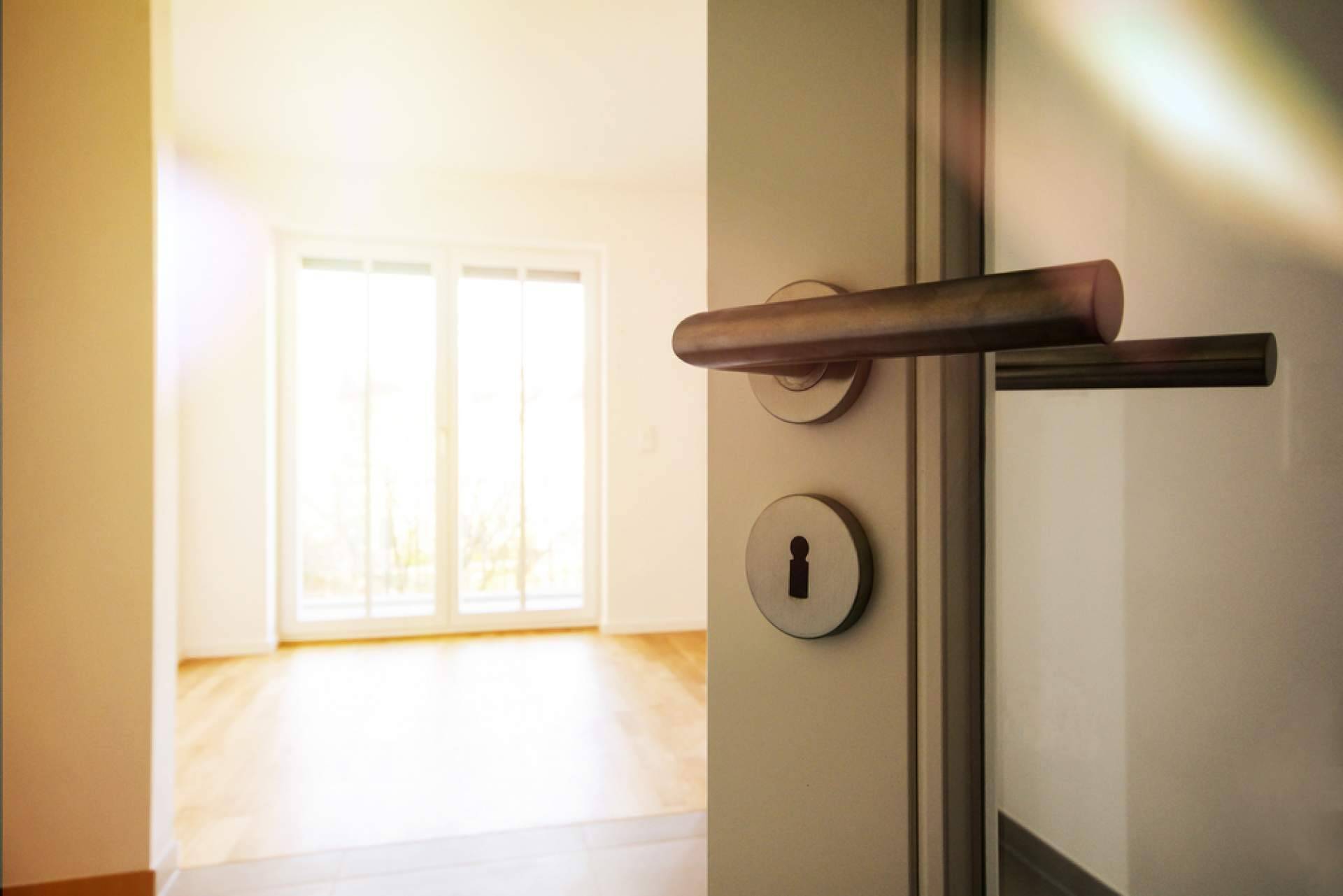 Cuál es la inversión y las ventajas de comprar puertas antiokupas, por Puertas Anti-Okupa