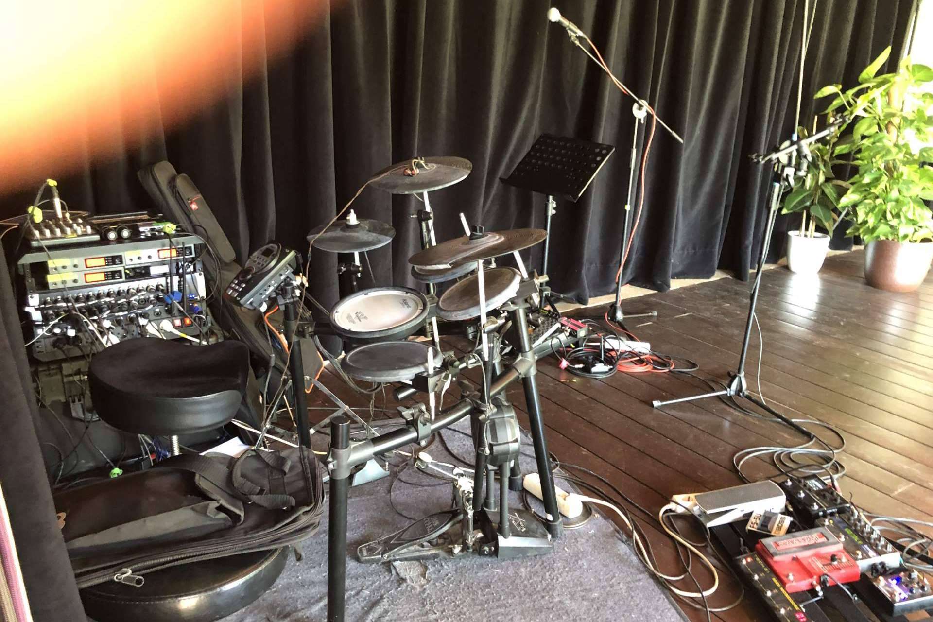 Equipos de sonido e iluminación para eventos, con Alquilar Sonido