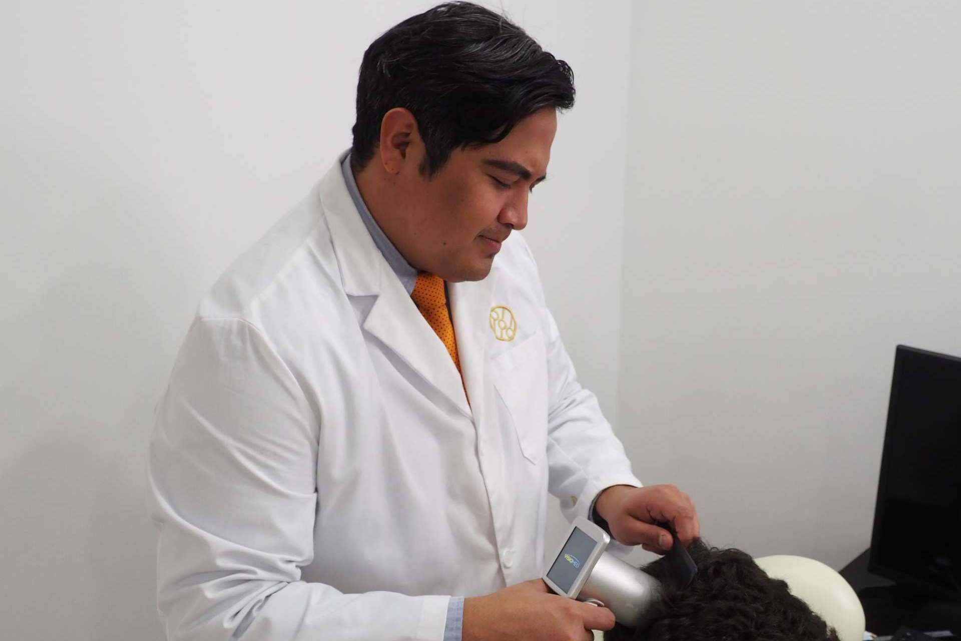 La importancia de elegir un buen doctor y una buena clínica para el injerto capilar