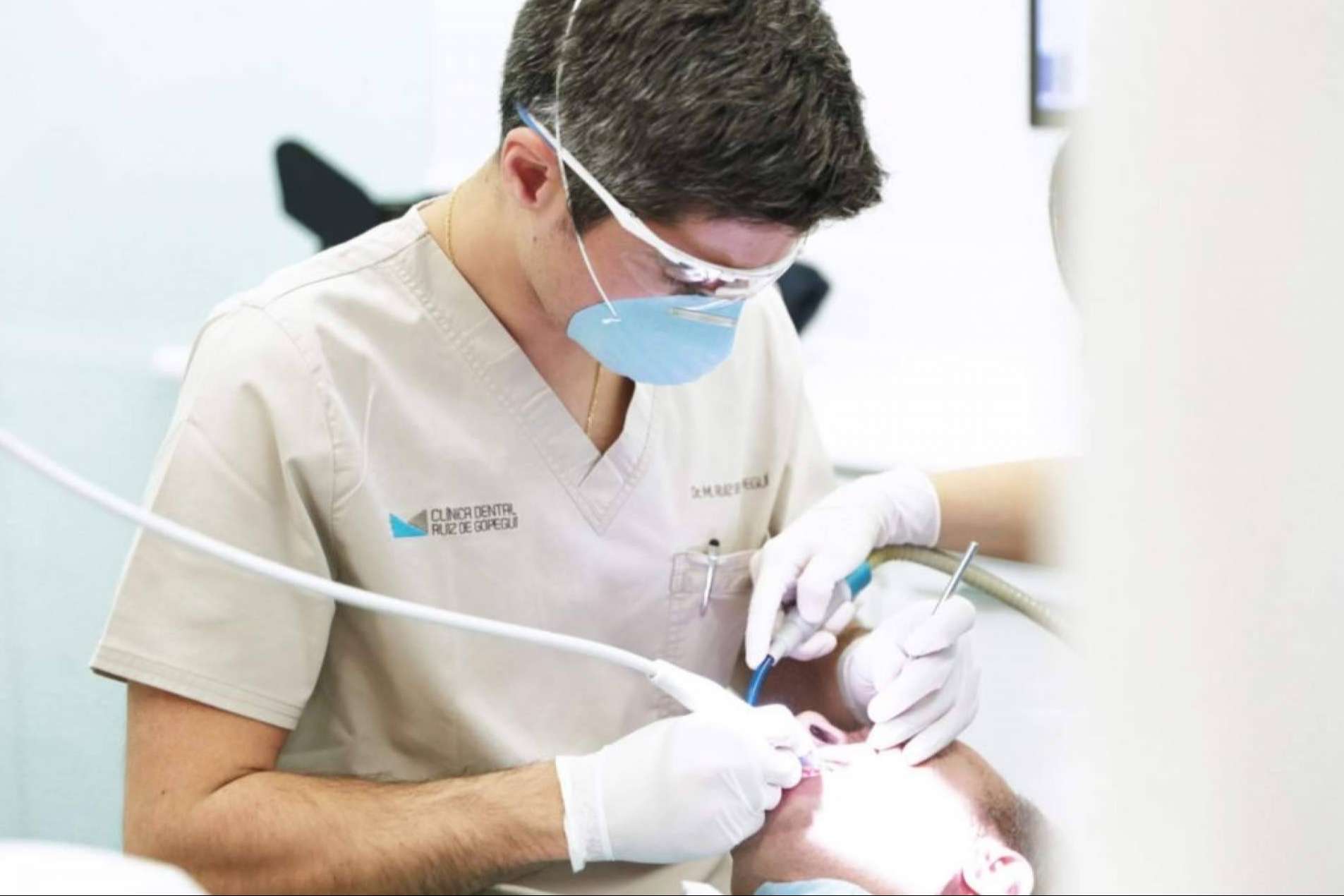 Clínica Dental Ruiz de Gopegui ofrece el tratamiento de injerto de encías