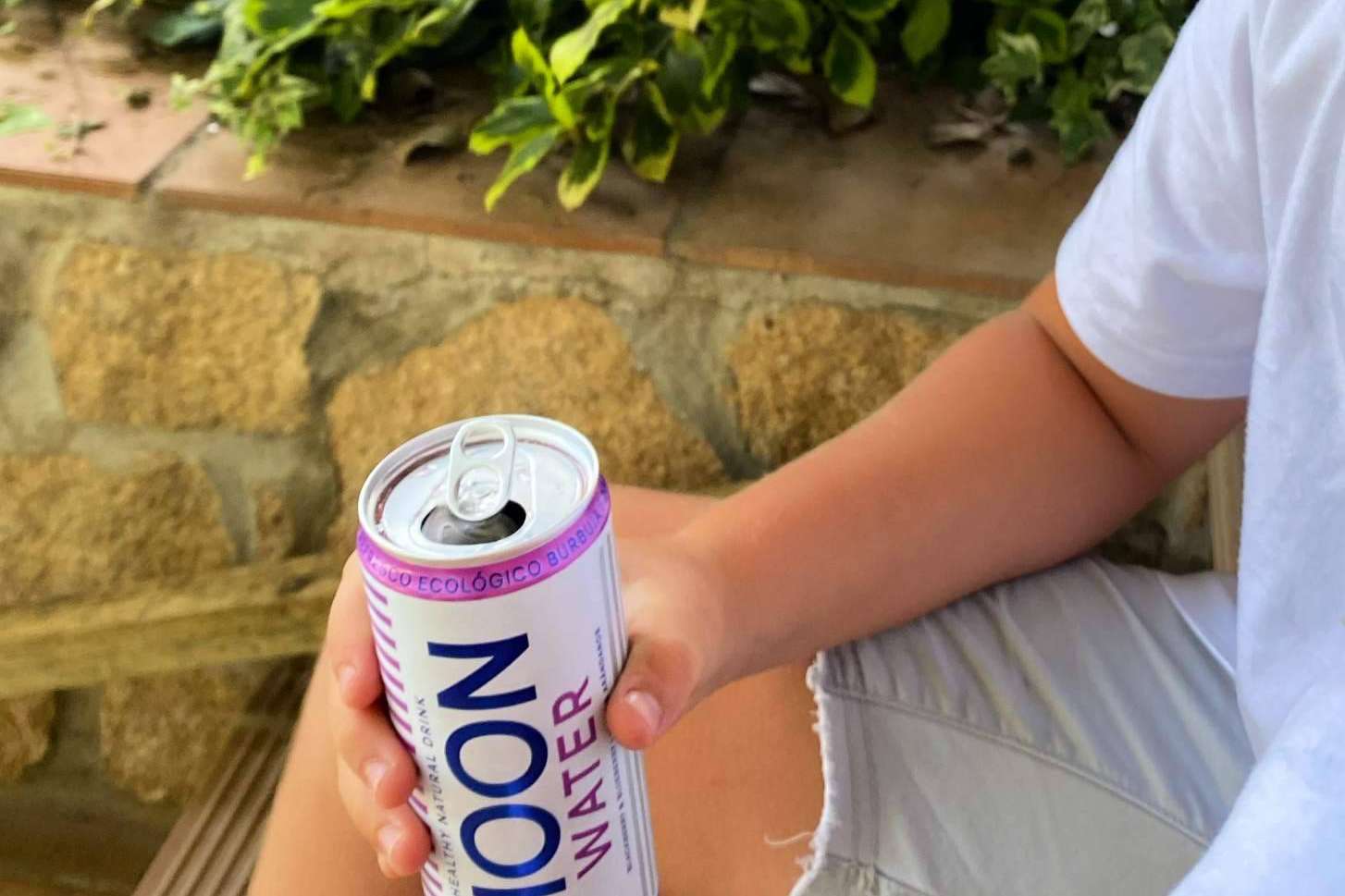 La marca de refrescos saludables que apoya el consumo responsable, MoonWater