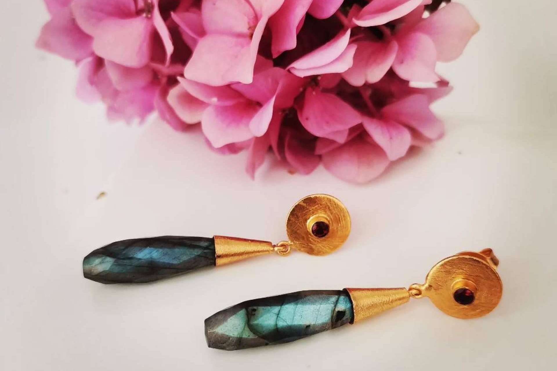 Isabel Lamadrid propone regalar joyas para estas navidades