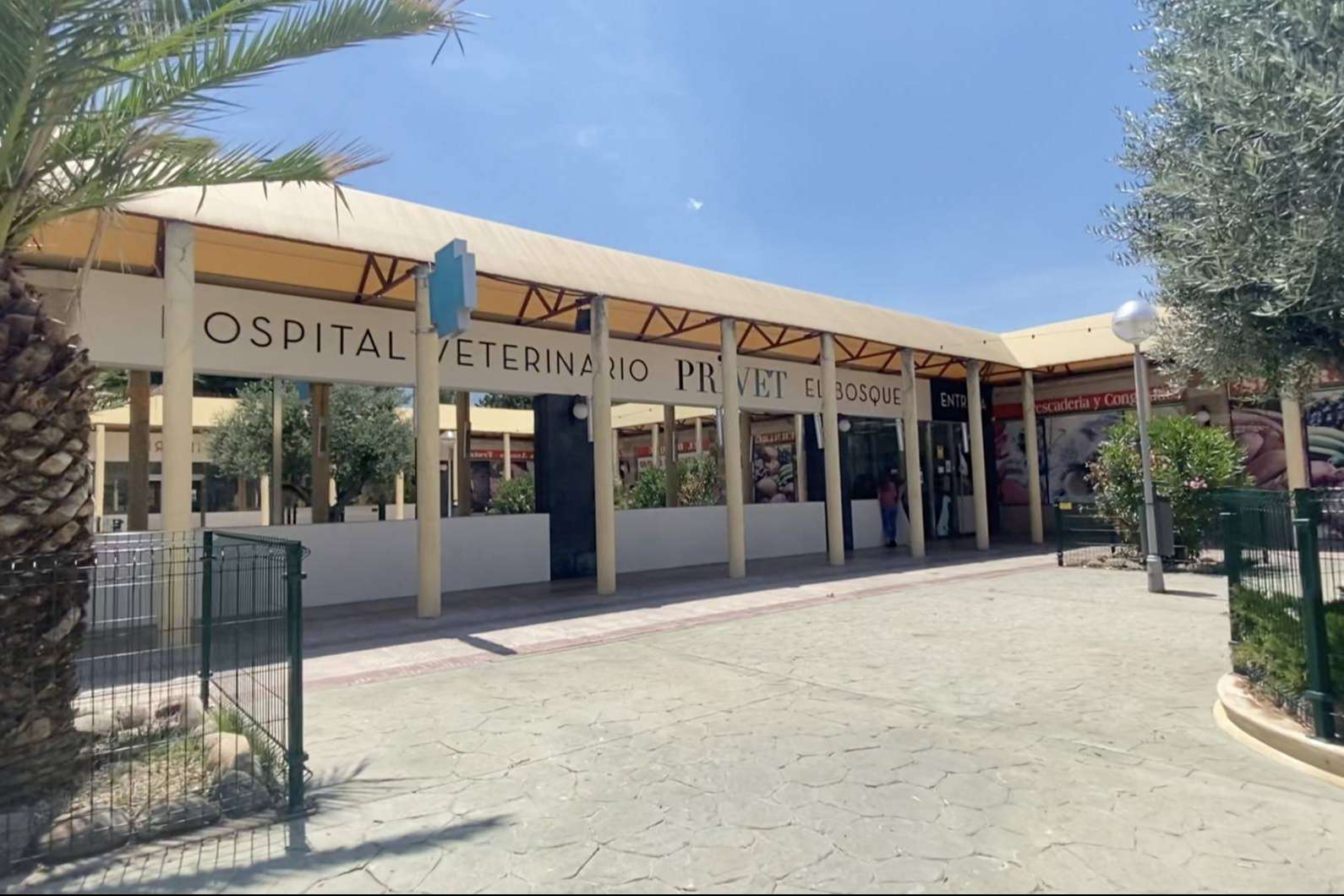 El Hospital Veterinario Privet lanza una gran recogida de alimentos y materiales