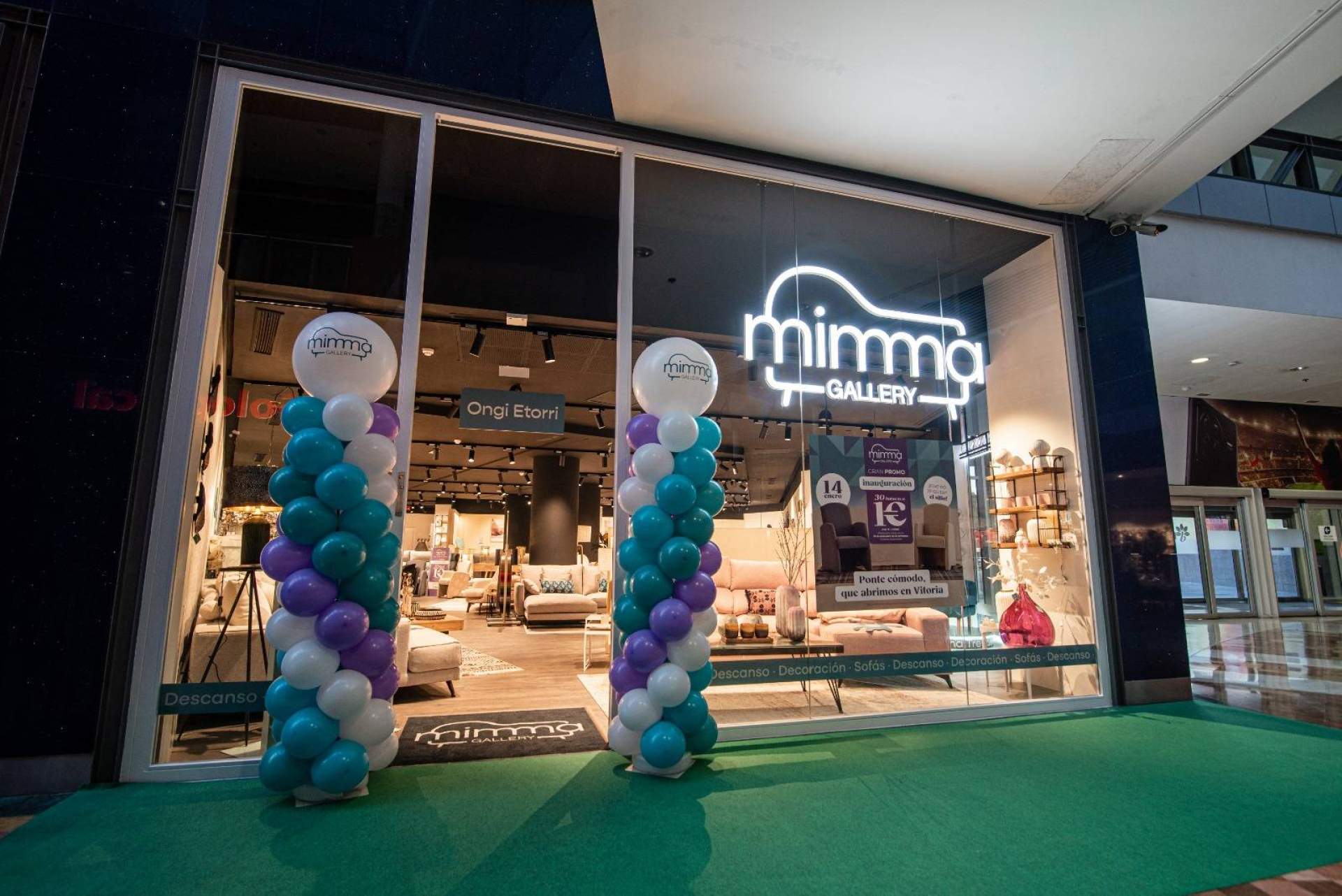 60 butacas a 1 €, la promoción de Mimma Gallery en su llegada a Vitoria