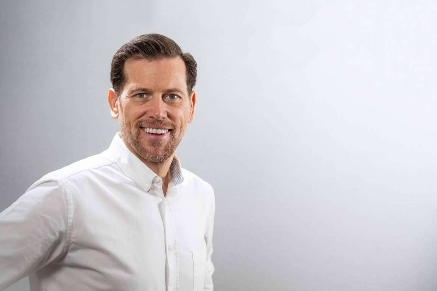 La 'ejemplaridad digital' del empresario como estrategia para captar clientes B2B en 2023, con AGLV