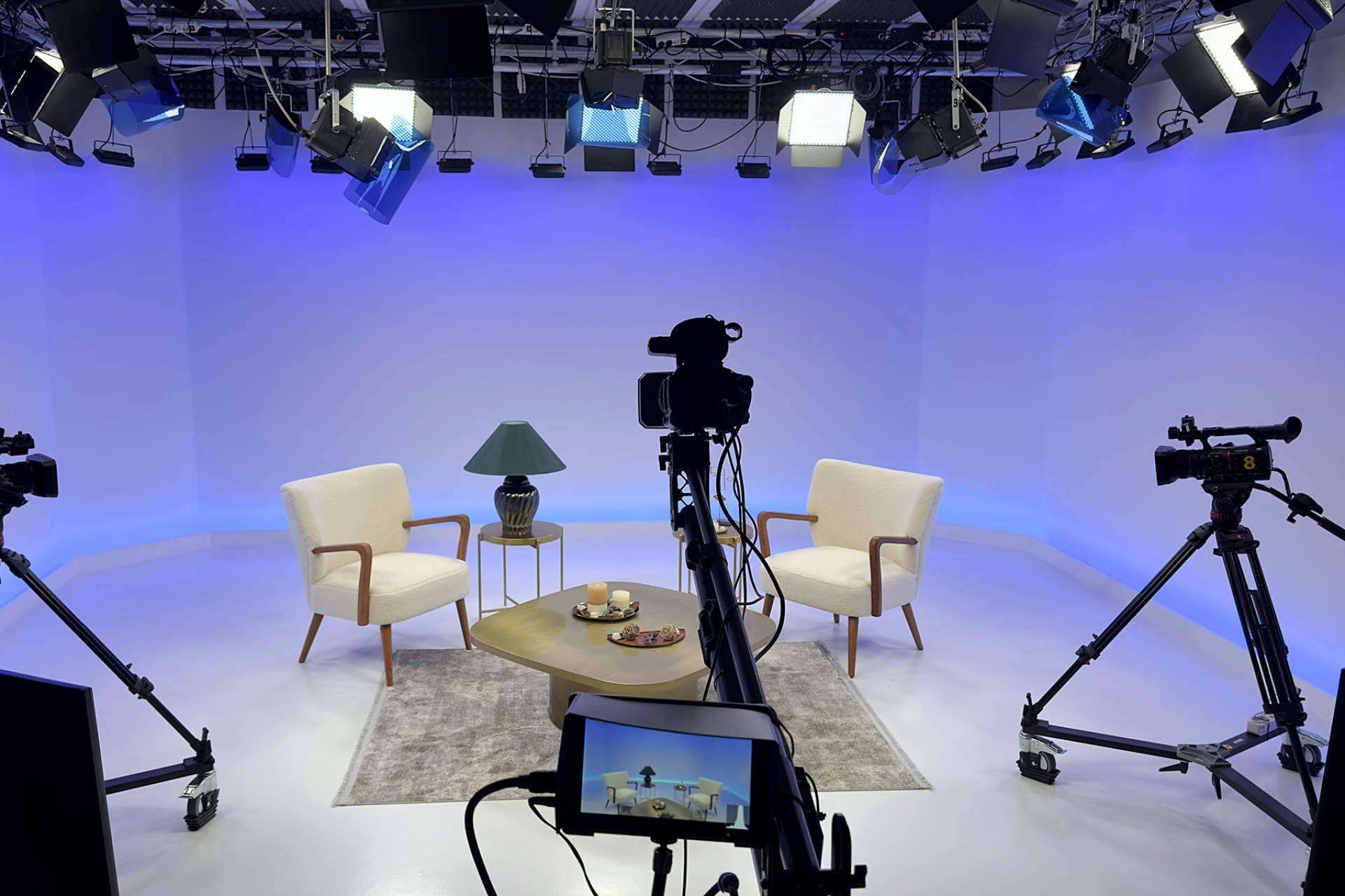 CMP, la destacada productora audiovisual de Excelencia Médica TV, estrena nuevo plató de televisión en Madrid