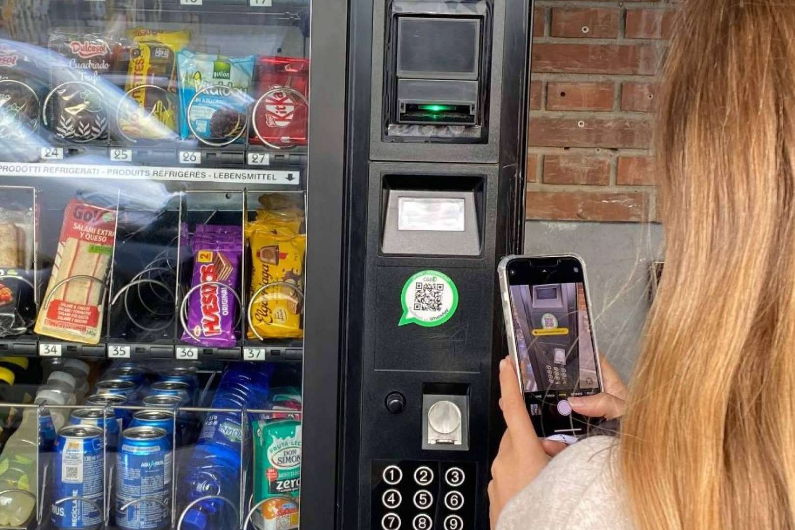 C&B Señor y sus máquinas expendedoras como servicio para clientes y usuarios