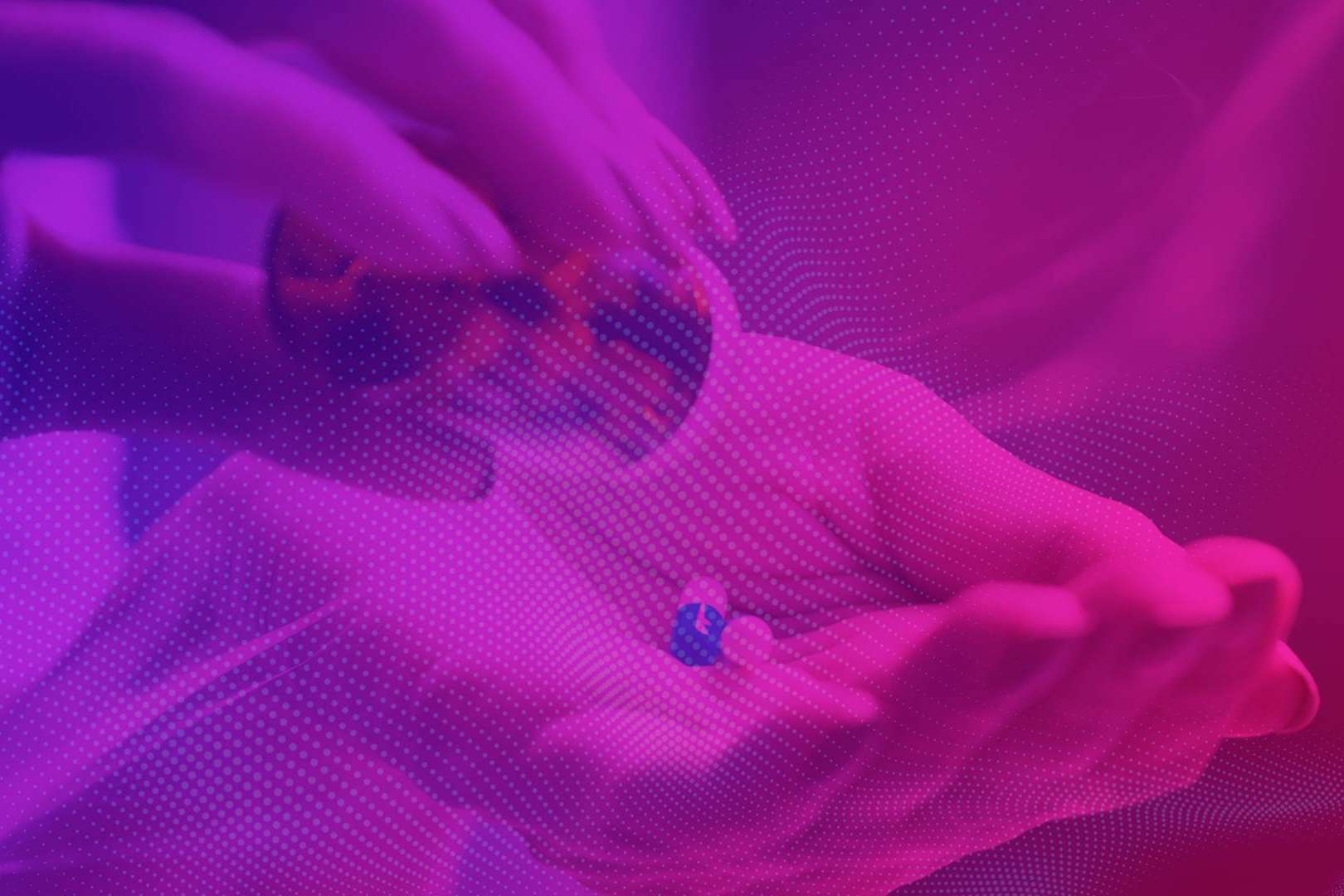 Alexander García Mallarini trata en su cortometraje The Female Side Effect los estigmas médicos hacia el cuerpo femenino