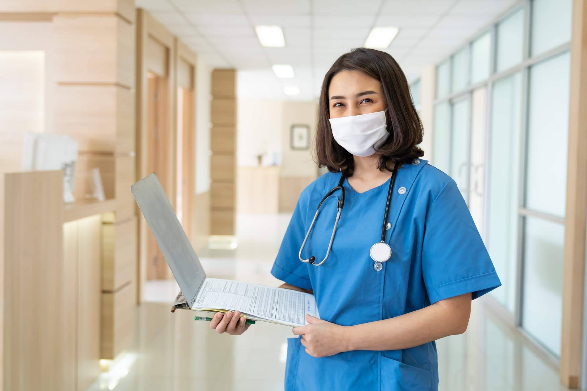 Elías Asfura y Laboratorios Karnel dando apoyo a la comunidad con gastos de exámenes médicos durante la pandemia