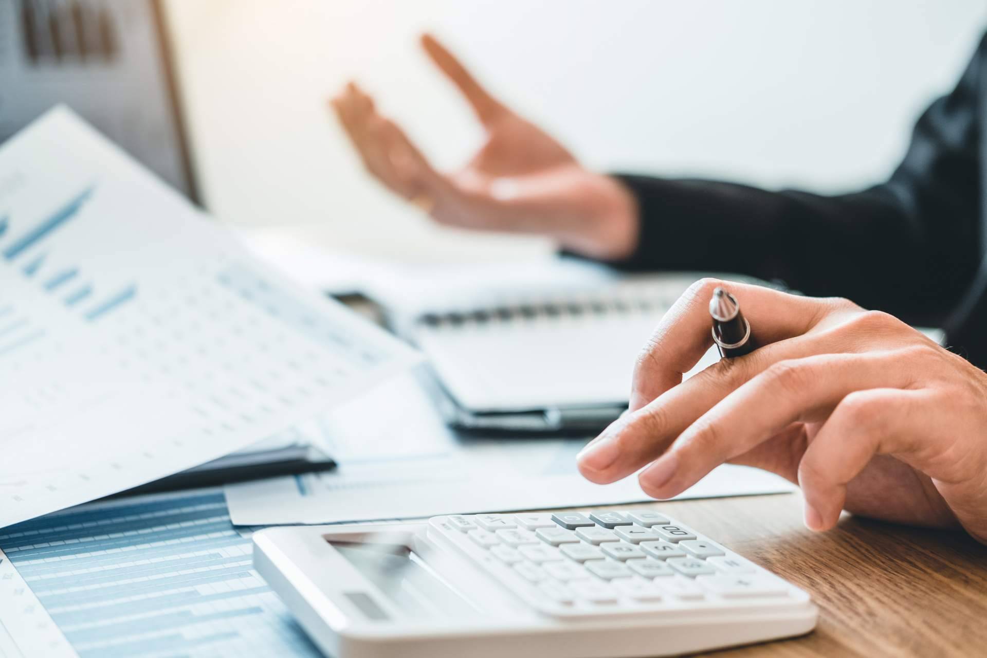 Límites de deducción del IVA español, por Marosa