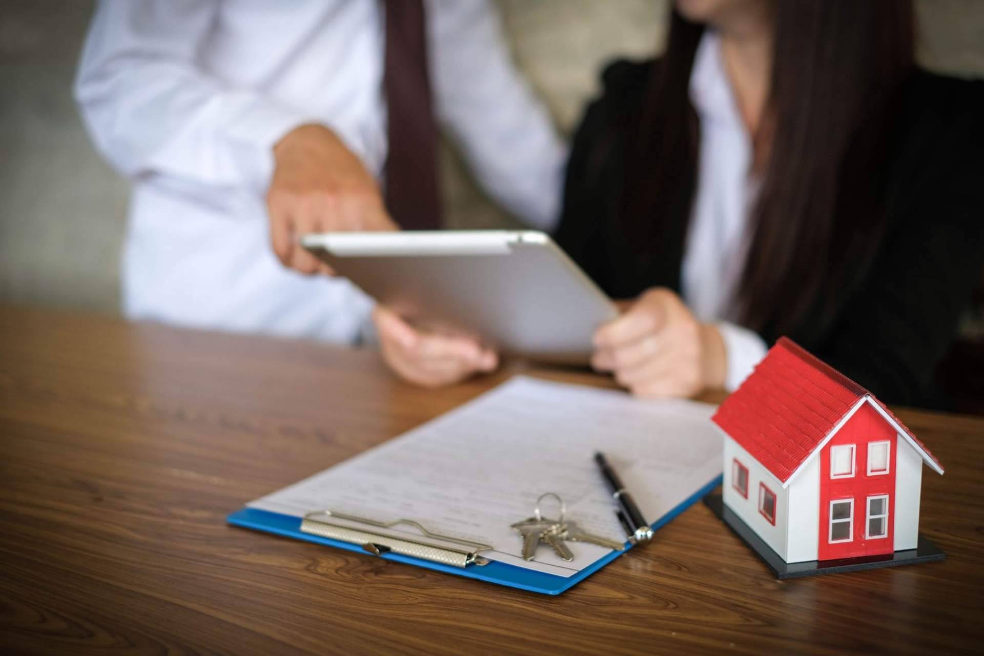 ¿Cómo pasar de agente a director inmobiliario? El curso de Dirección Inmobiliaria y Gestión de Hipotecas de Surge