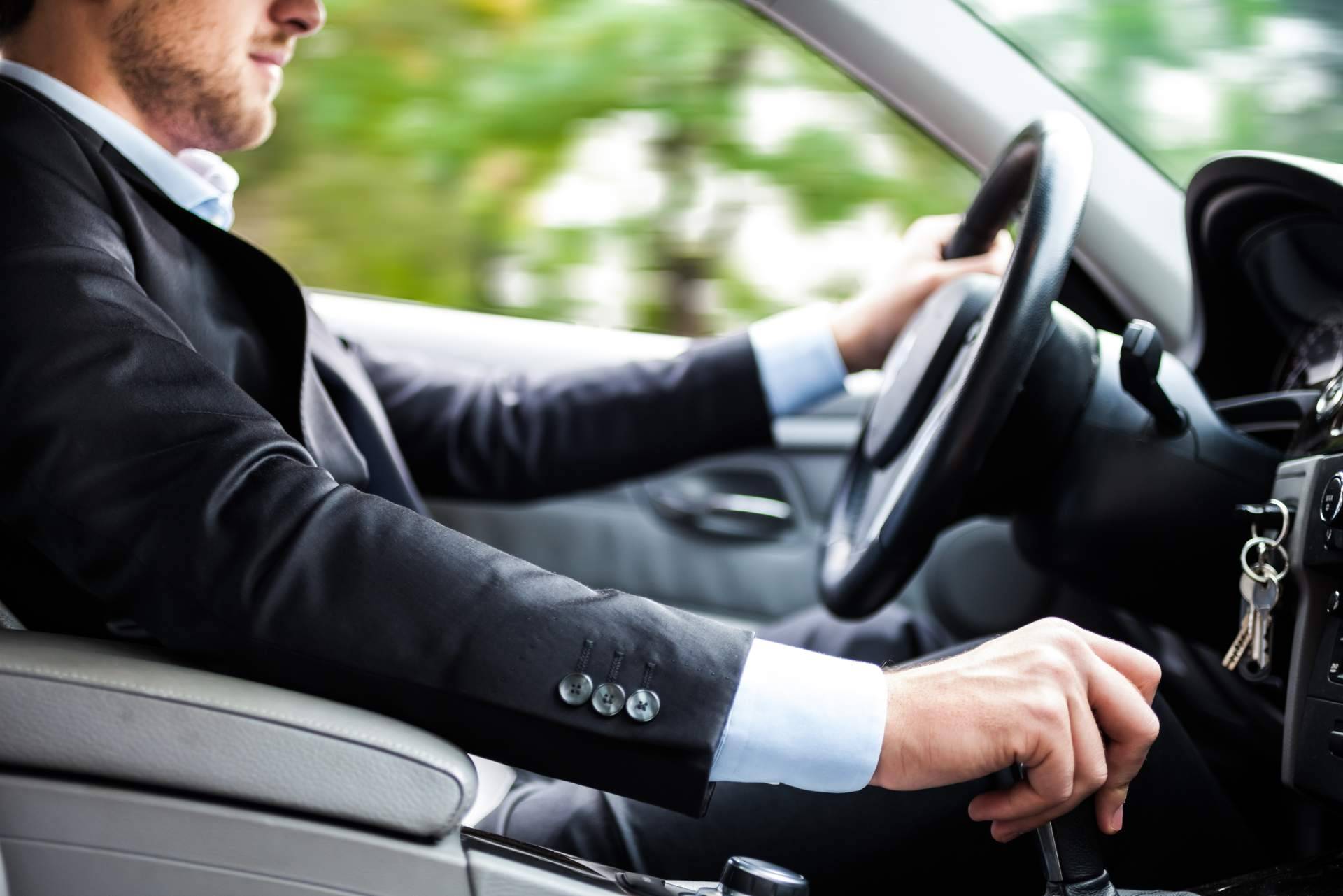 Prisma Renting sobre los precios para contratar un coche de renting de alta gama