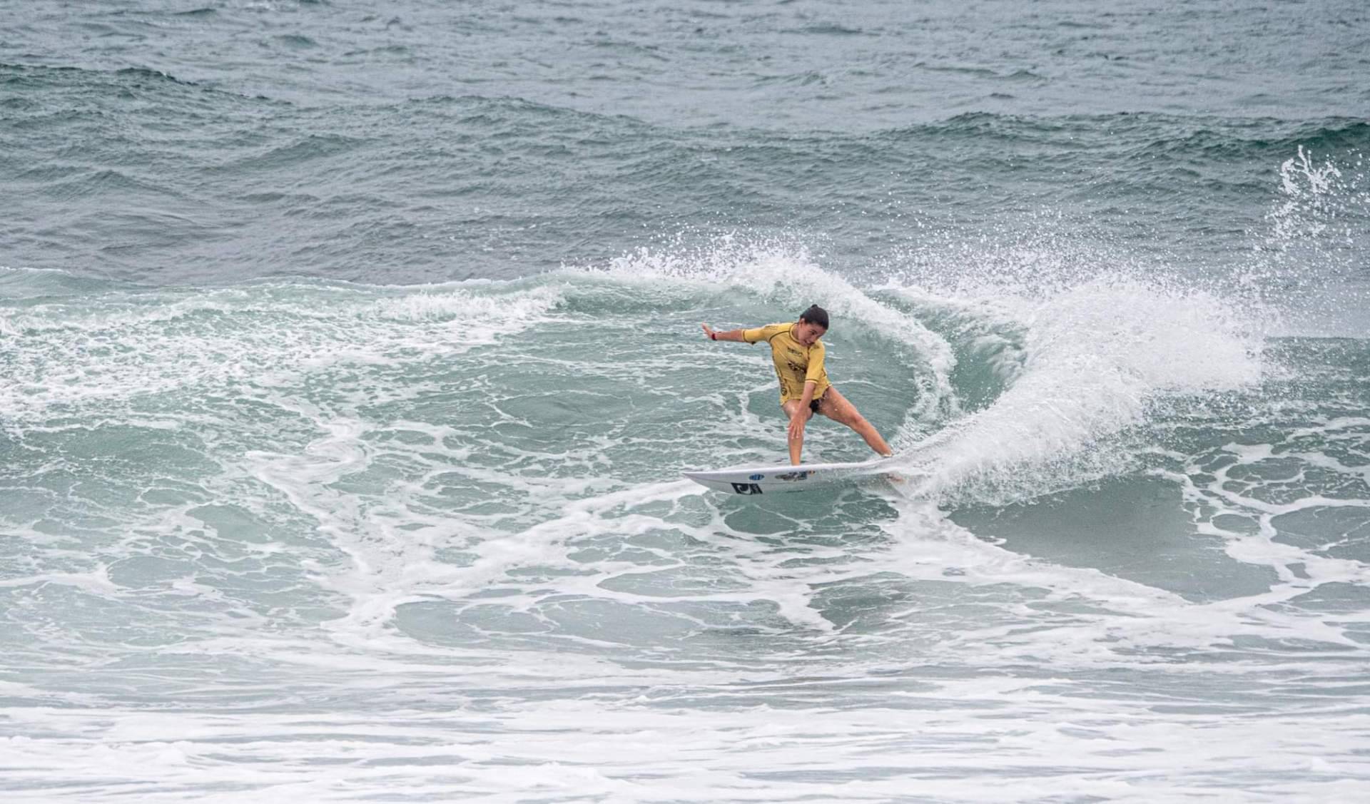 Bioksan se ocupa de esponsorizar a la surfista española de élite, Lucía Machado