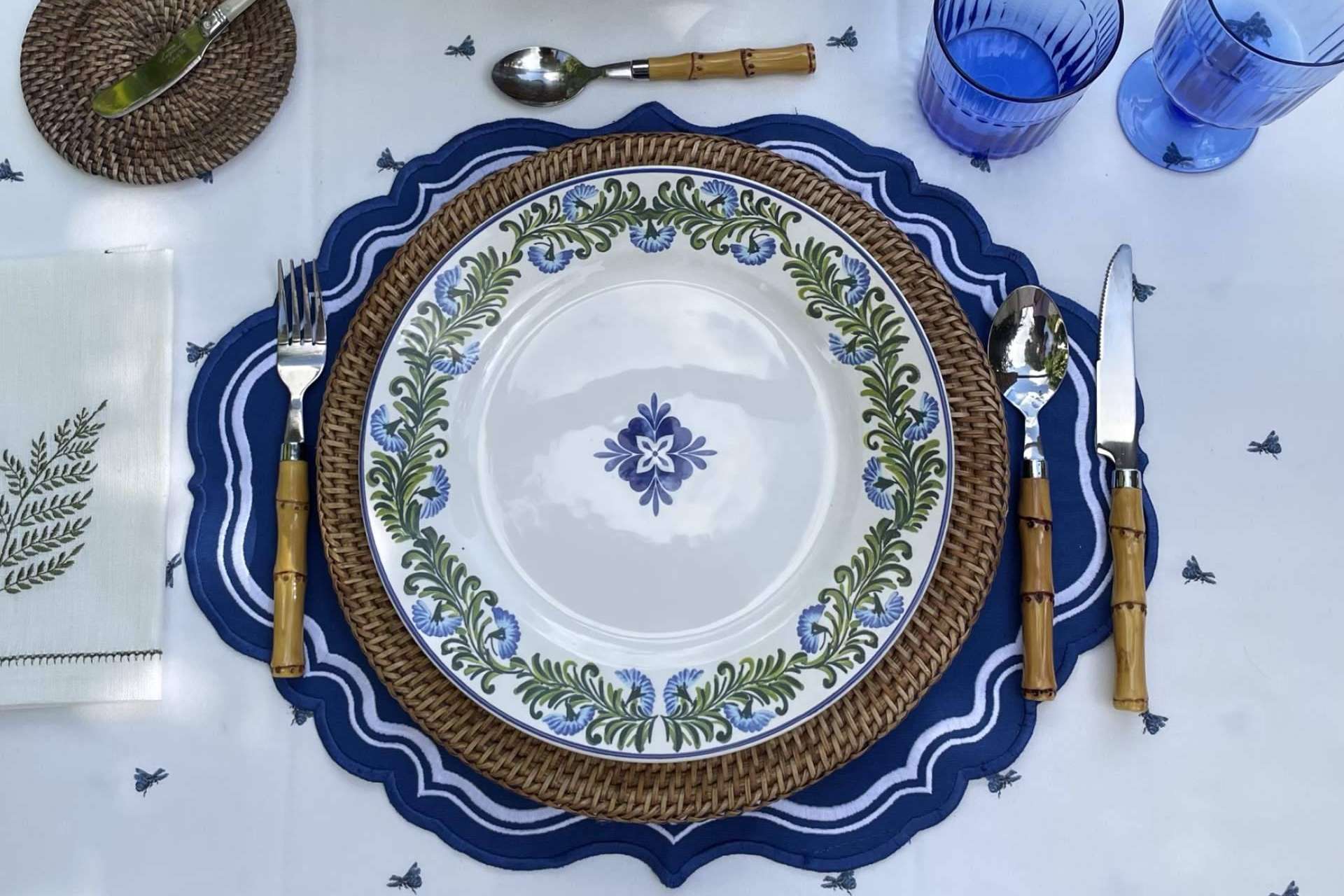 Decorar una mesa elegante con las colecciones de vajillas y textiles de Goodies