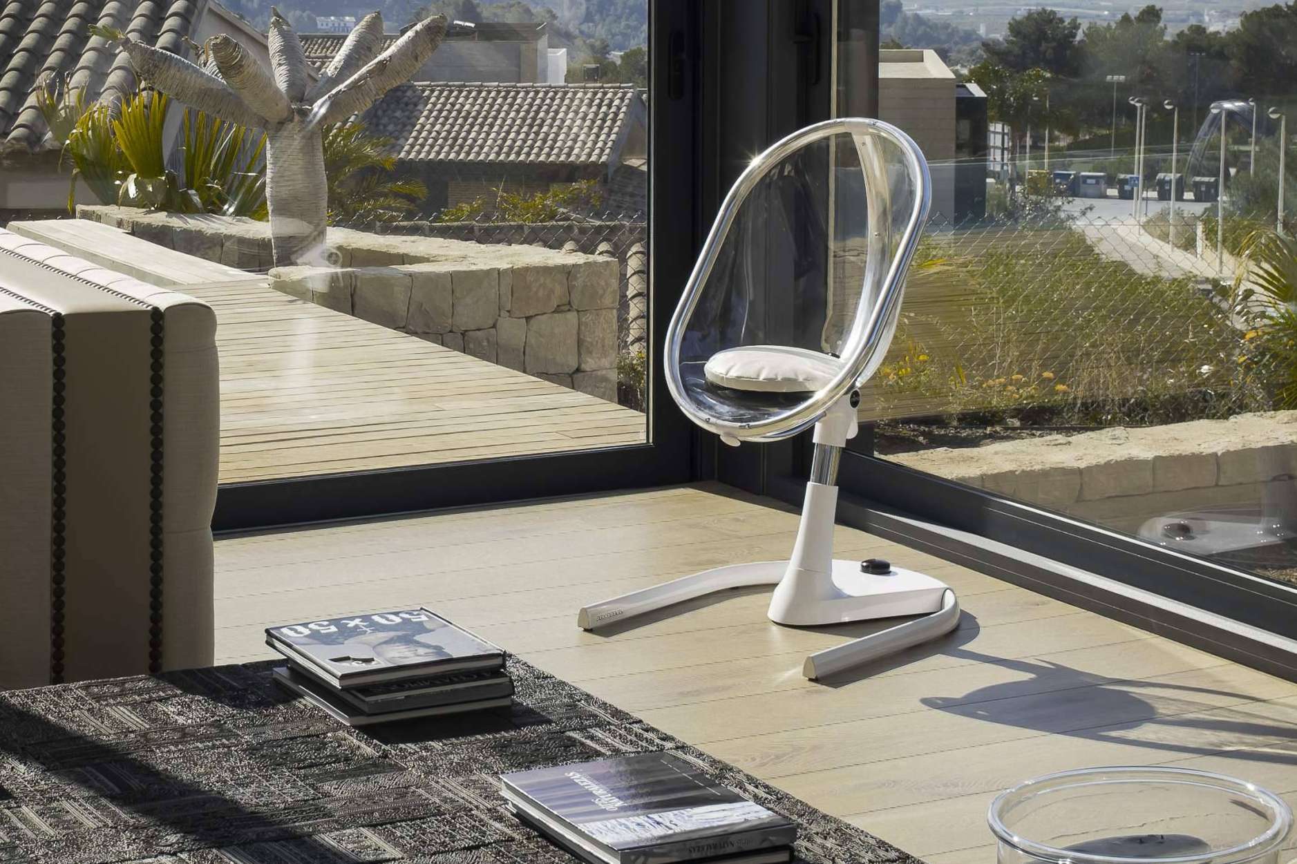 Mima muestra una trona de bebé para las casas diseño