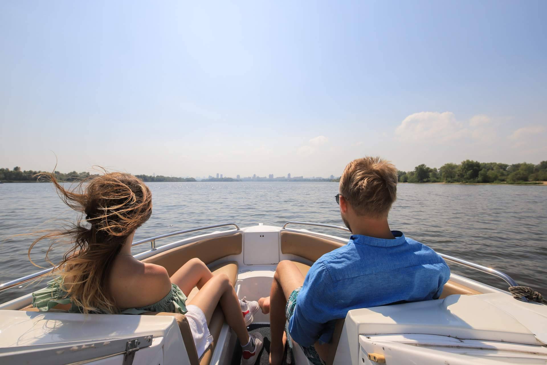 Las opciones de alquiler completo o por plazas para navegar en barco