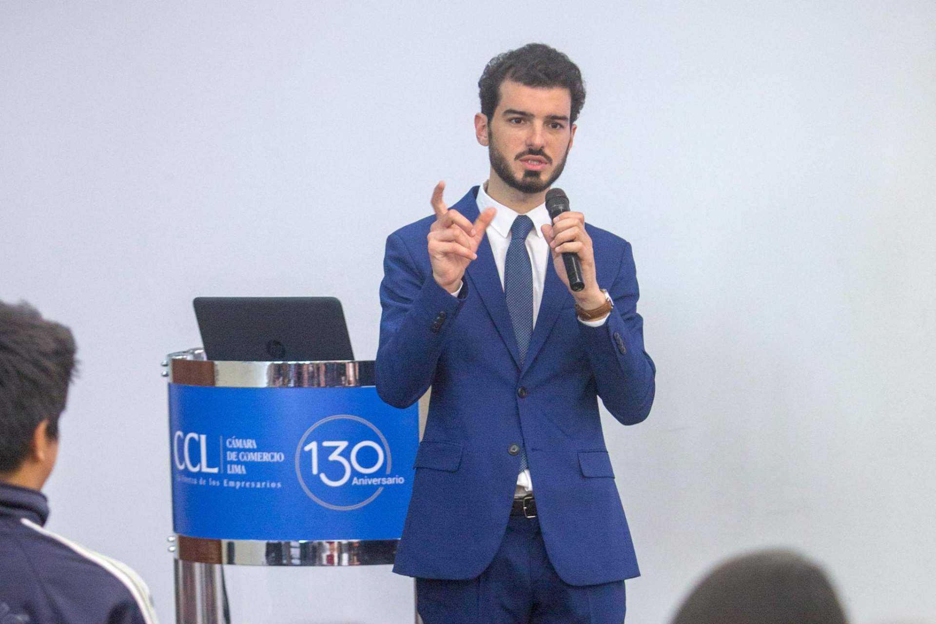 Especialista en publicidad en redes sociales explica cómo funciona el algoritmo