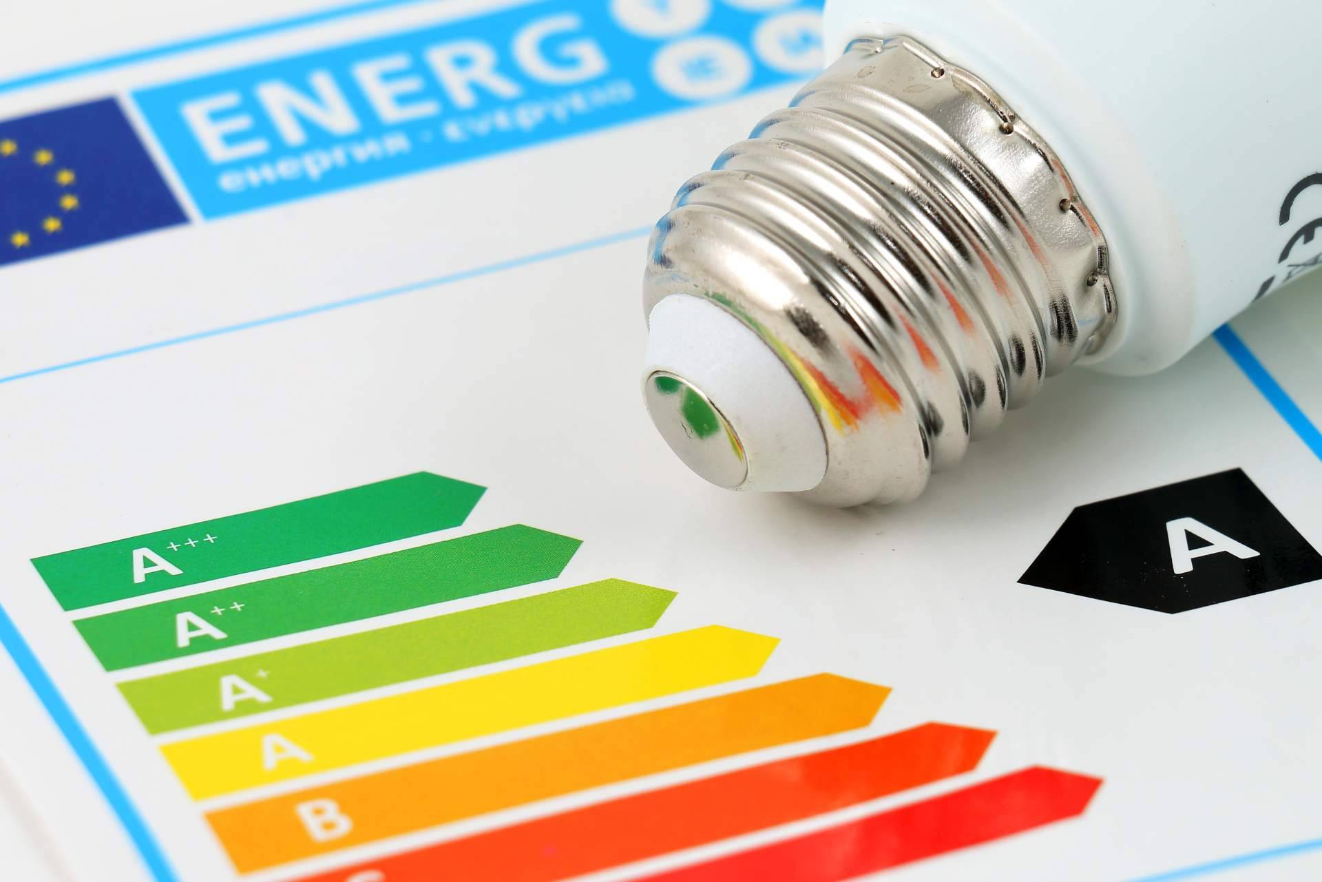 Consejos para ahorrar en la factura de la luz, por Enerbal