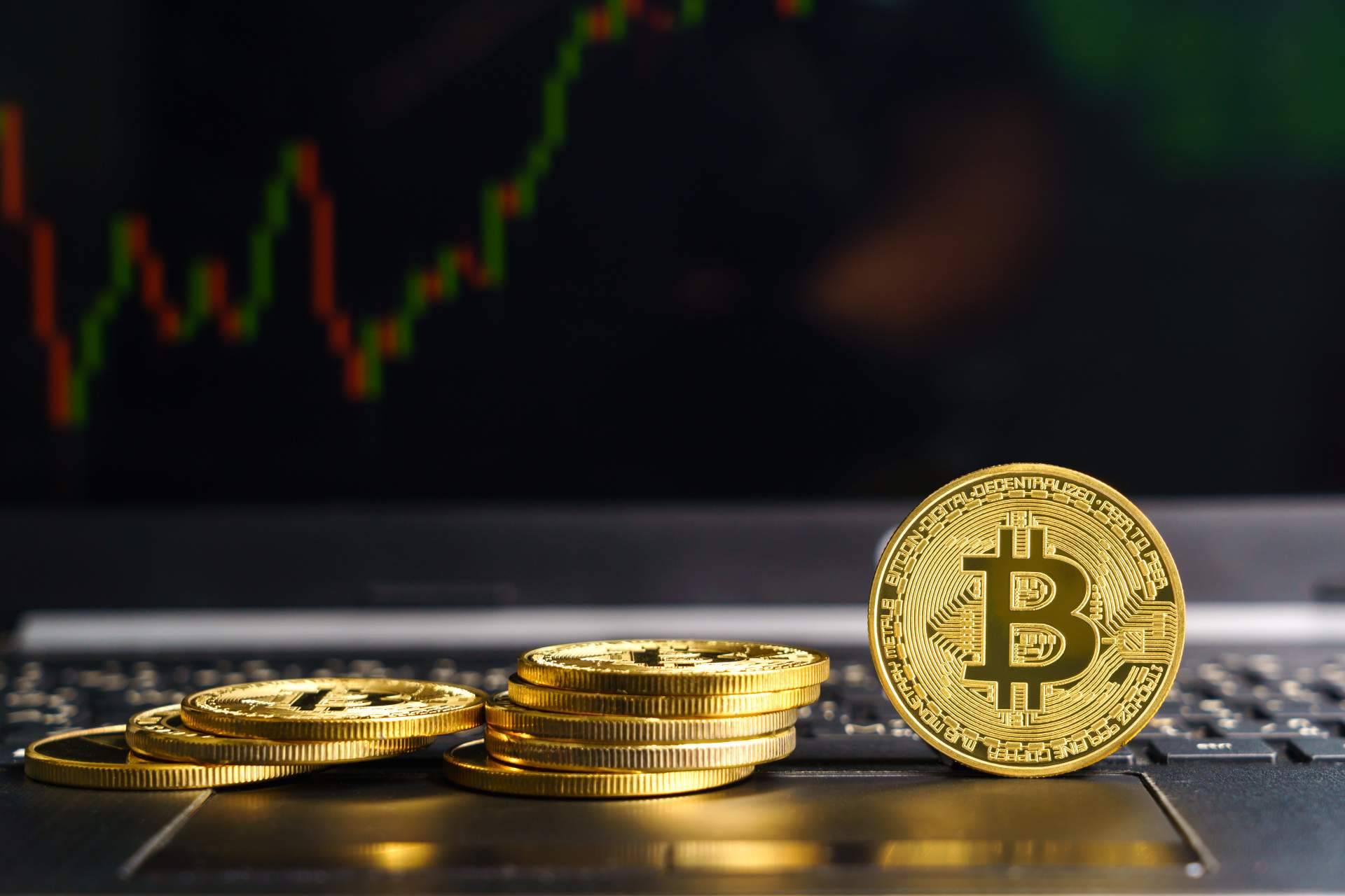 Adquirir criptomonedas de manera automática con bajas comisiones y OTC