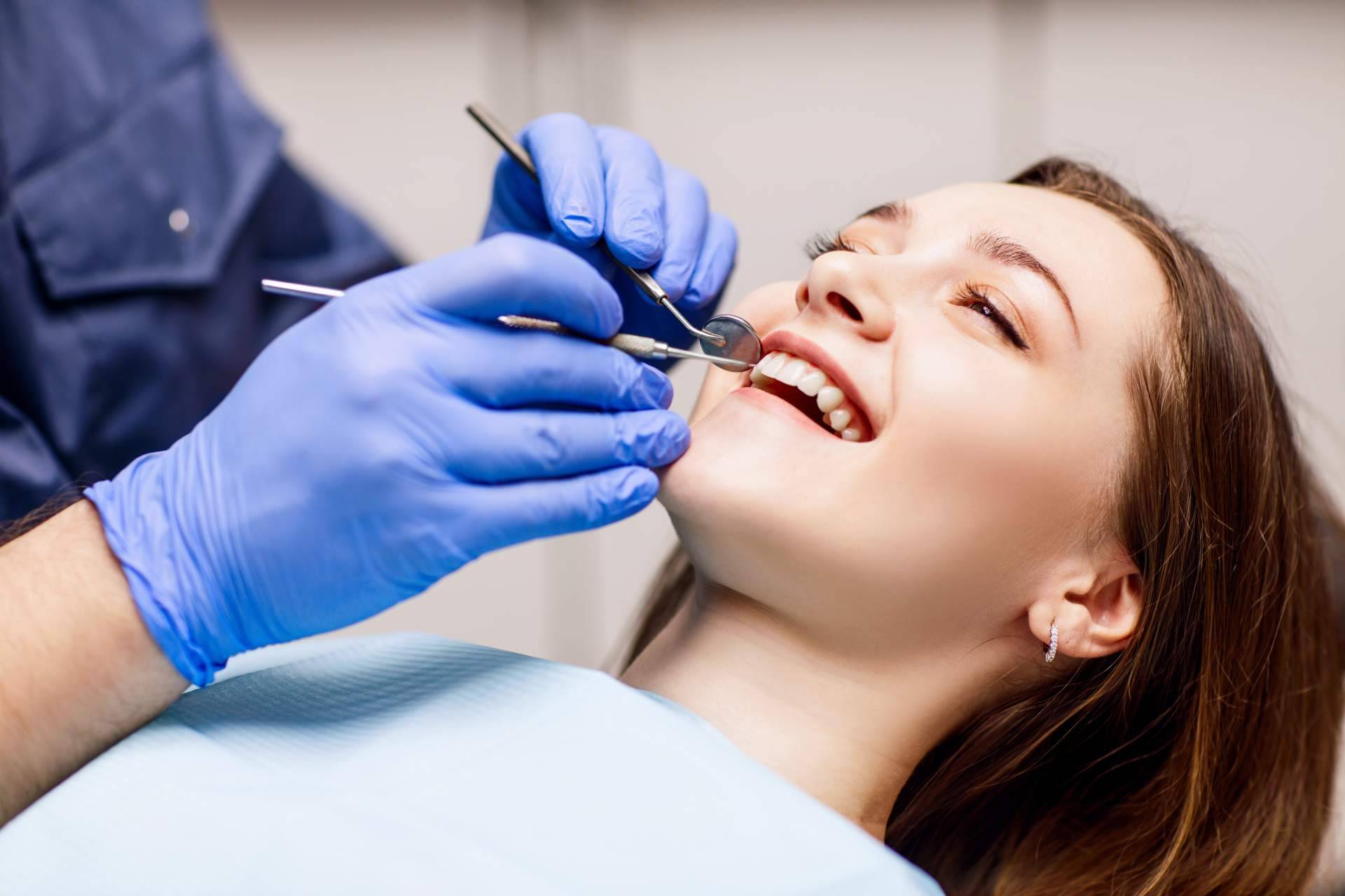 Los Llanos Dental recurre a servicios y tratamientos dentales efectivos para mejorar la sonrisa de sus pacientes