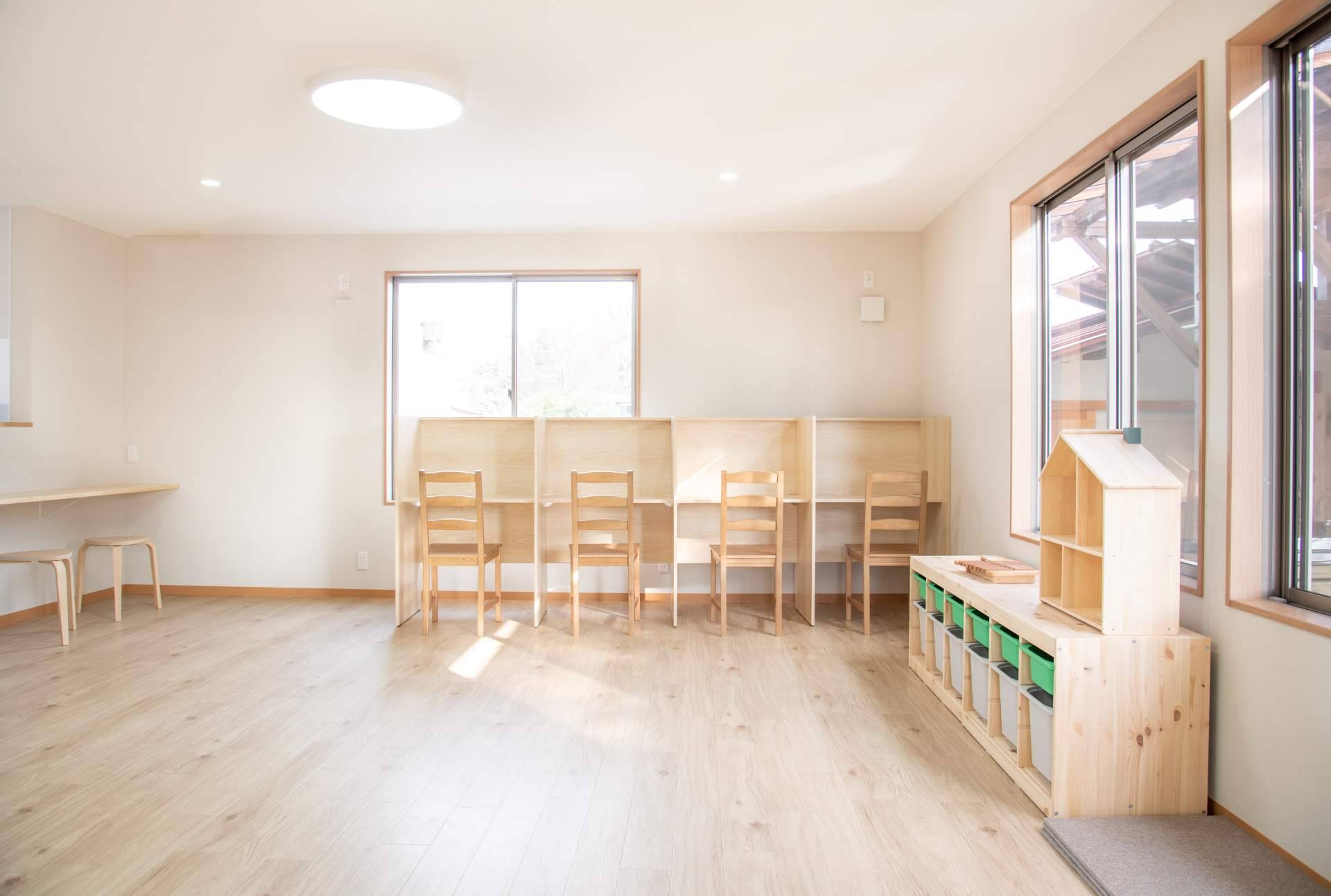 El mobiliario Montessori logra un ambiente ideal para fomentar el desarrollo de los niños pequeños