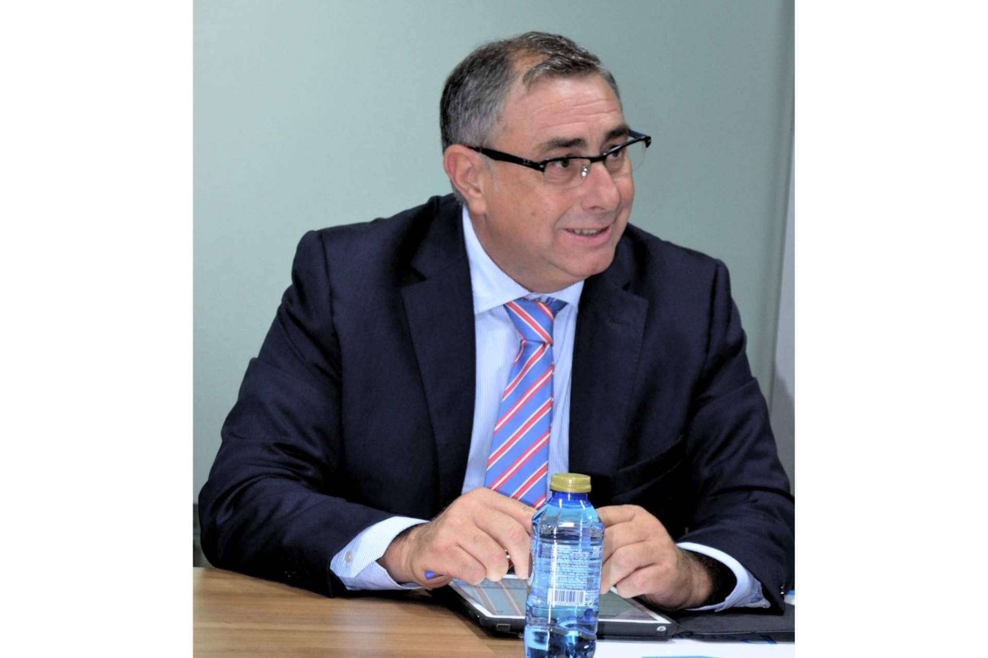¿En qué consiste una cooperativa de viviendas y cuál es la principal finalidad de sus socios?