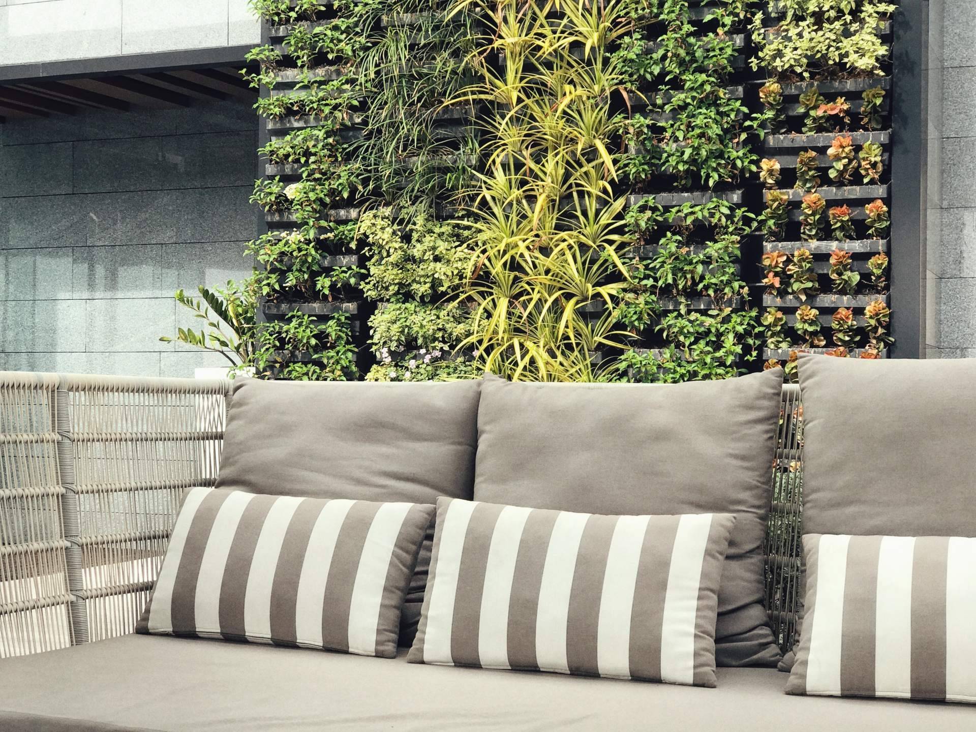 Transformar un hogar con estilo es posible comprando el jardín vertical sintético de JardínVertical.es