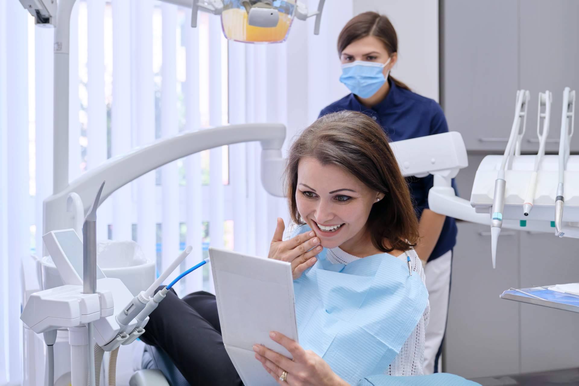 ¿Cuáles son las características y beneficios de los Implantes All-on-4?