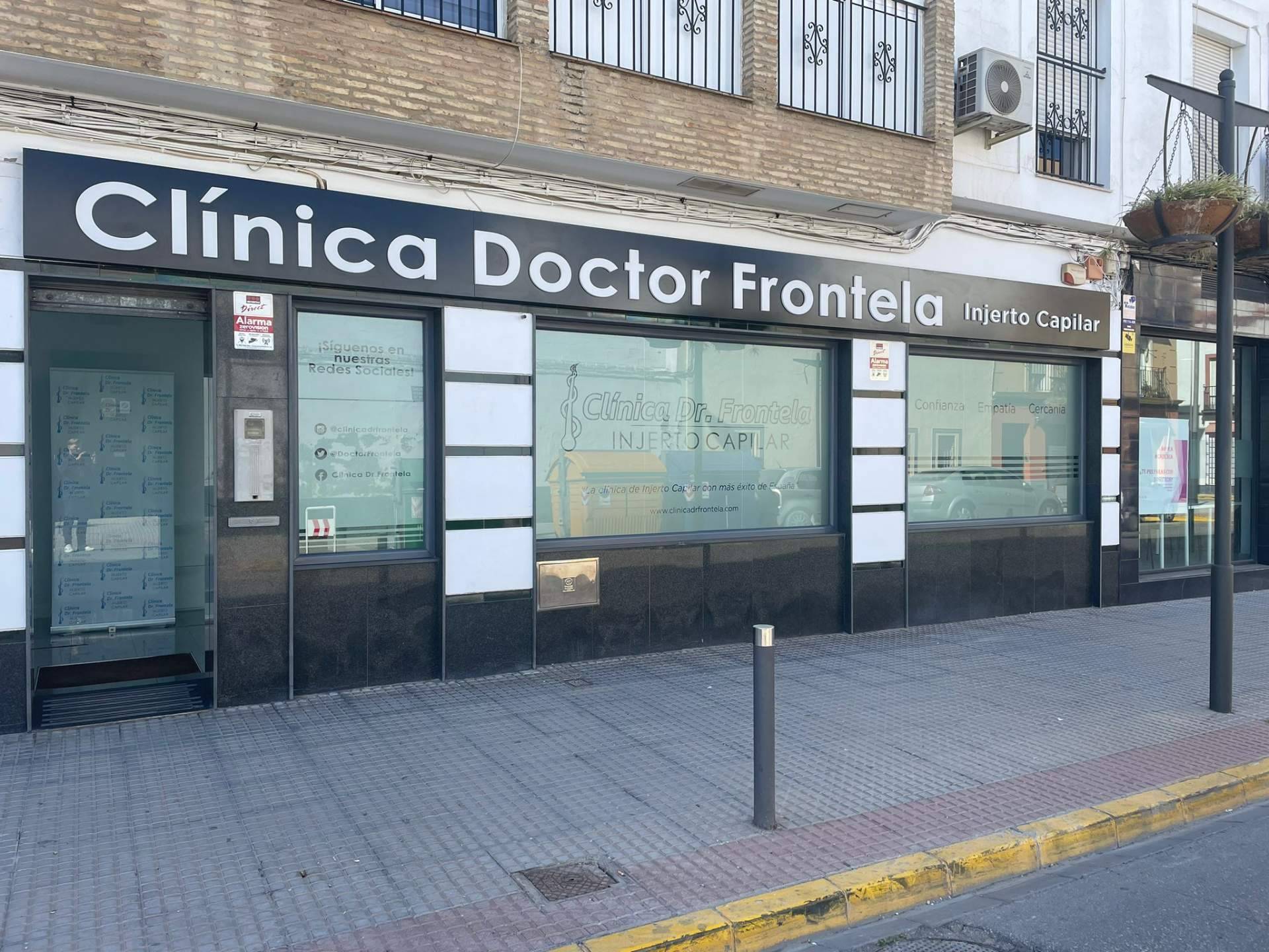 Encontrar una clínica injerto capilar Barcelona que aplique la técnica FUE, con Clínica Frontela